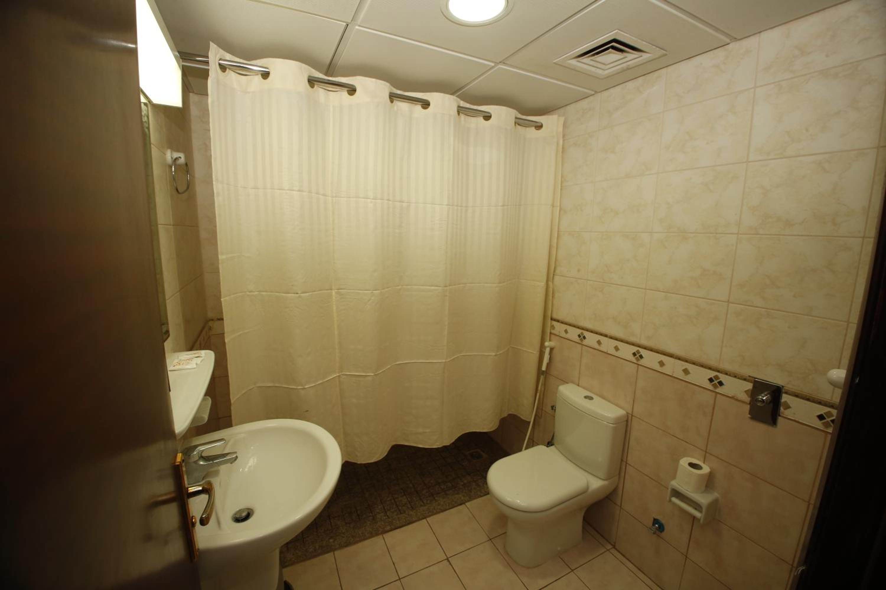Budget Double Room photo 3