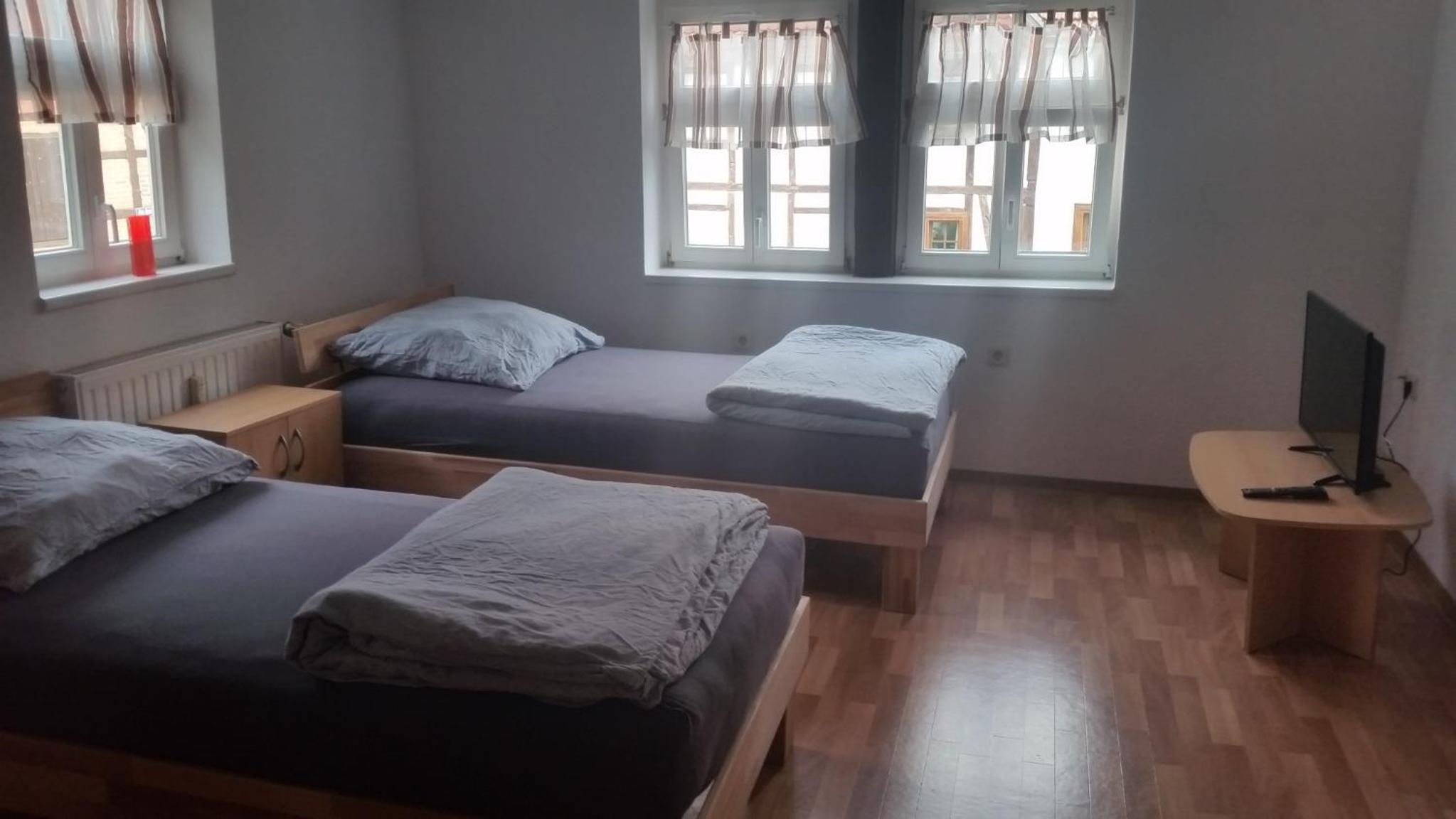 Twin Room with Private Bathroom - Photo 6