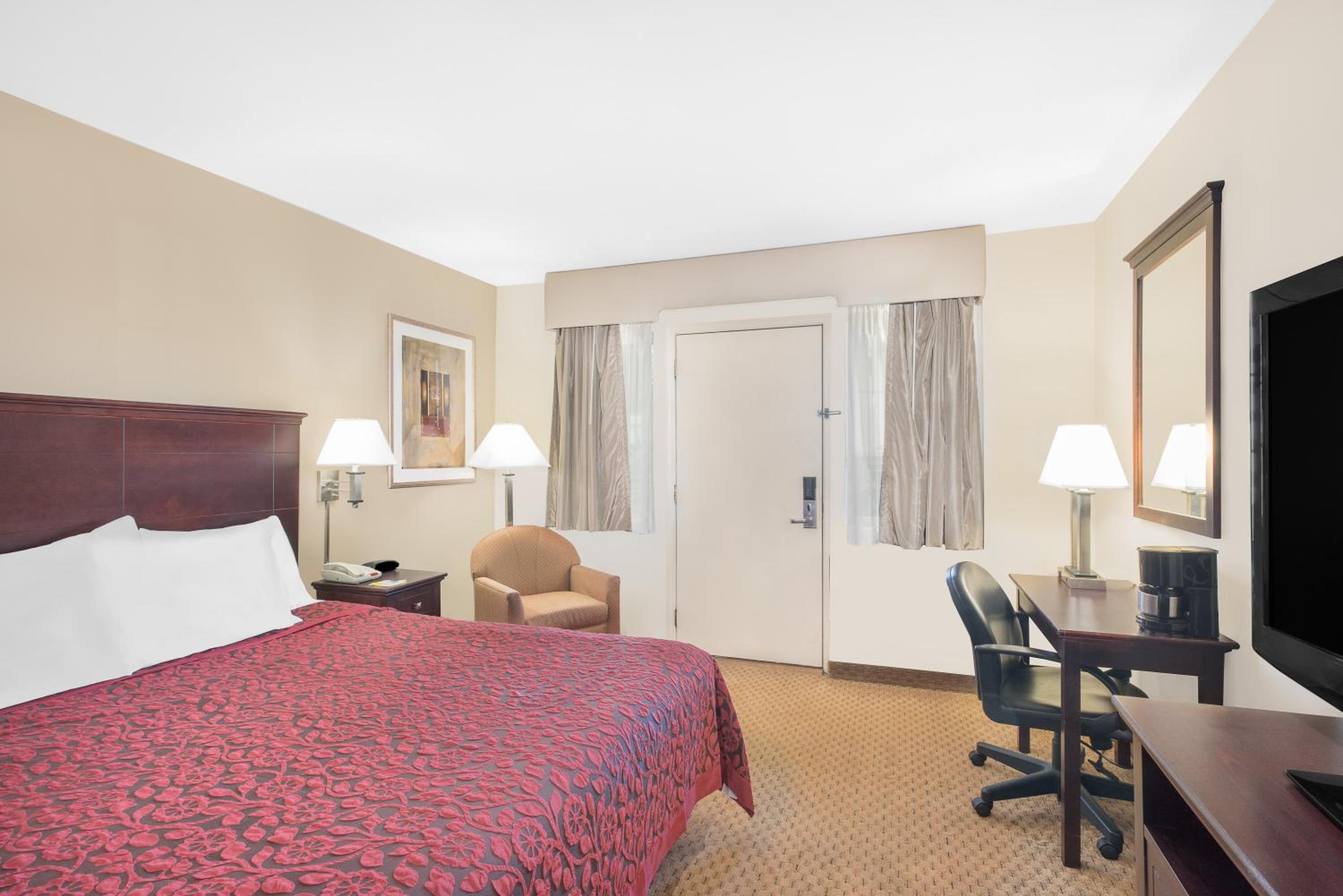 Queen Room - Disability Access/Non-Smoking - Photo 2
