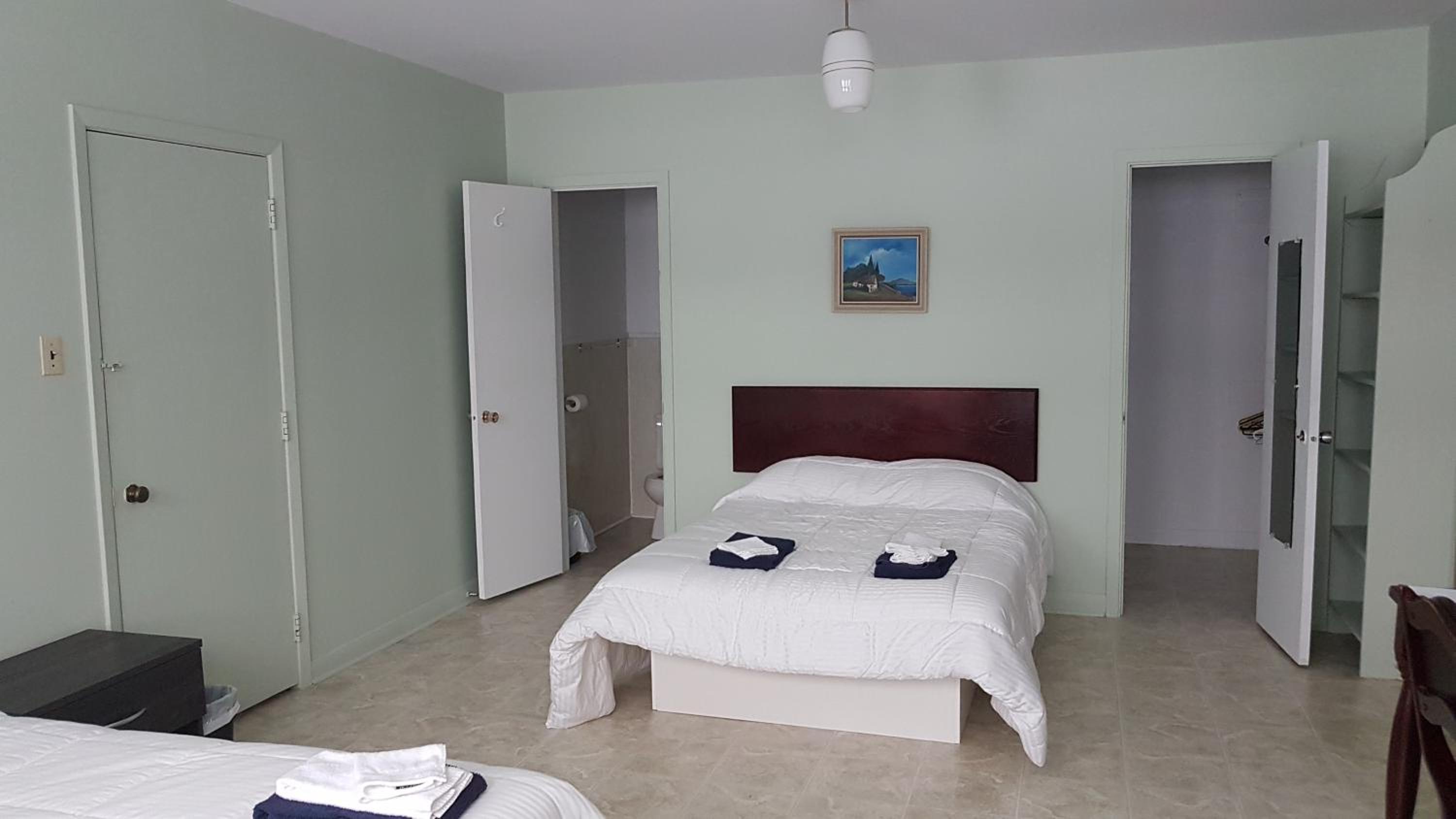 Quadruple Room With Private Bathroom photo 1