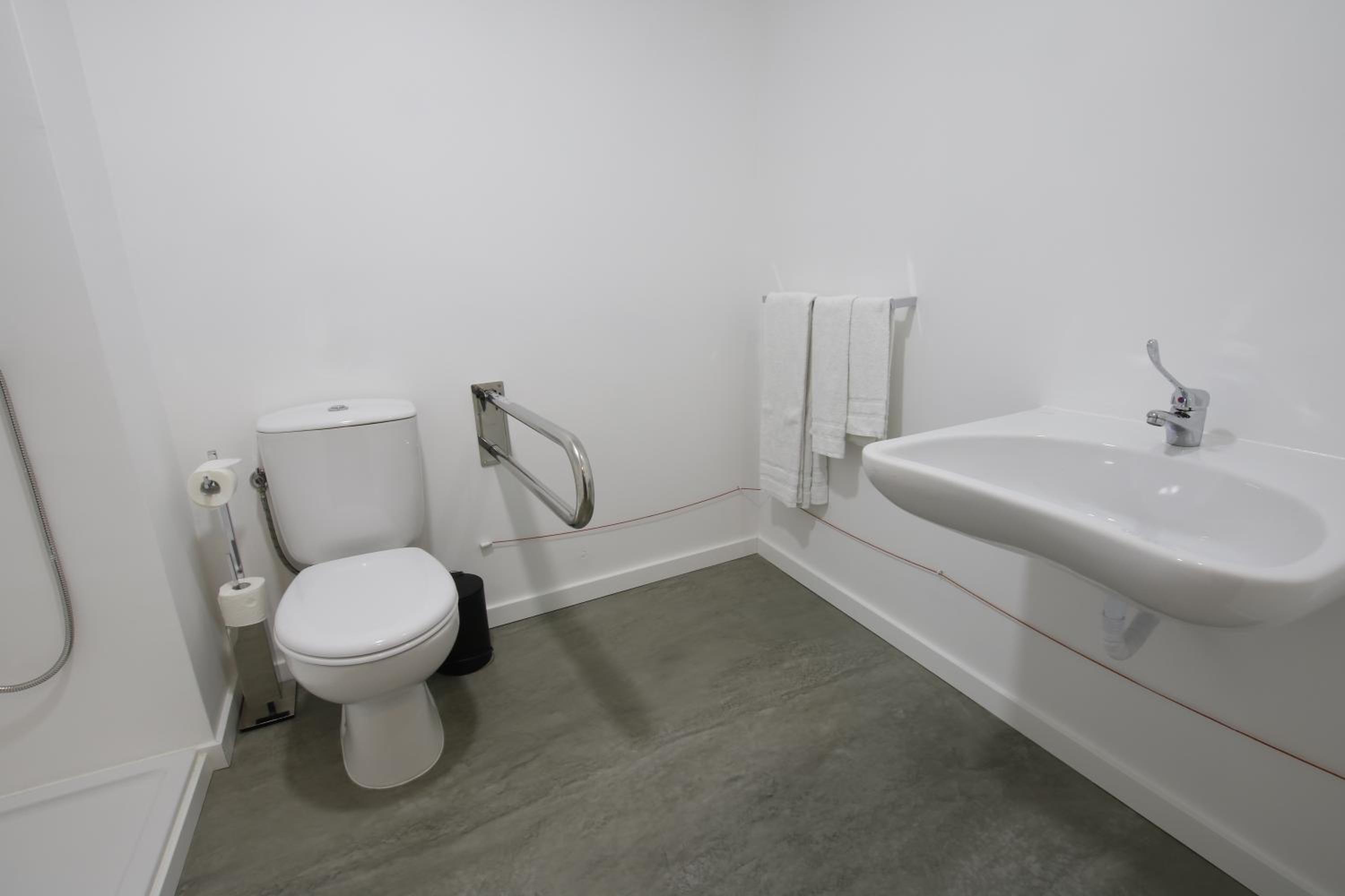 Double or Twin Room - Disability Access photo 2