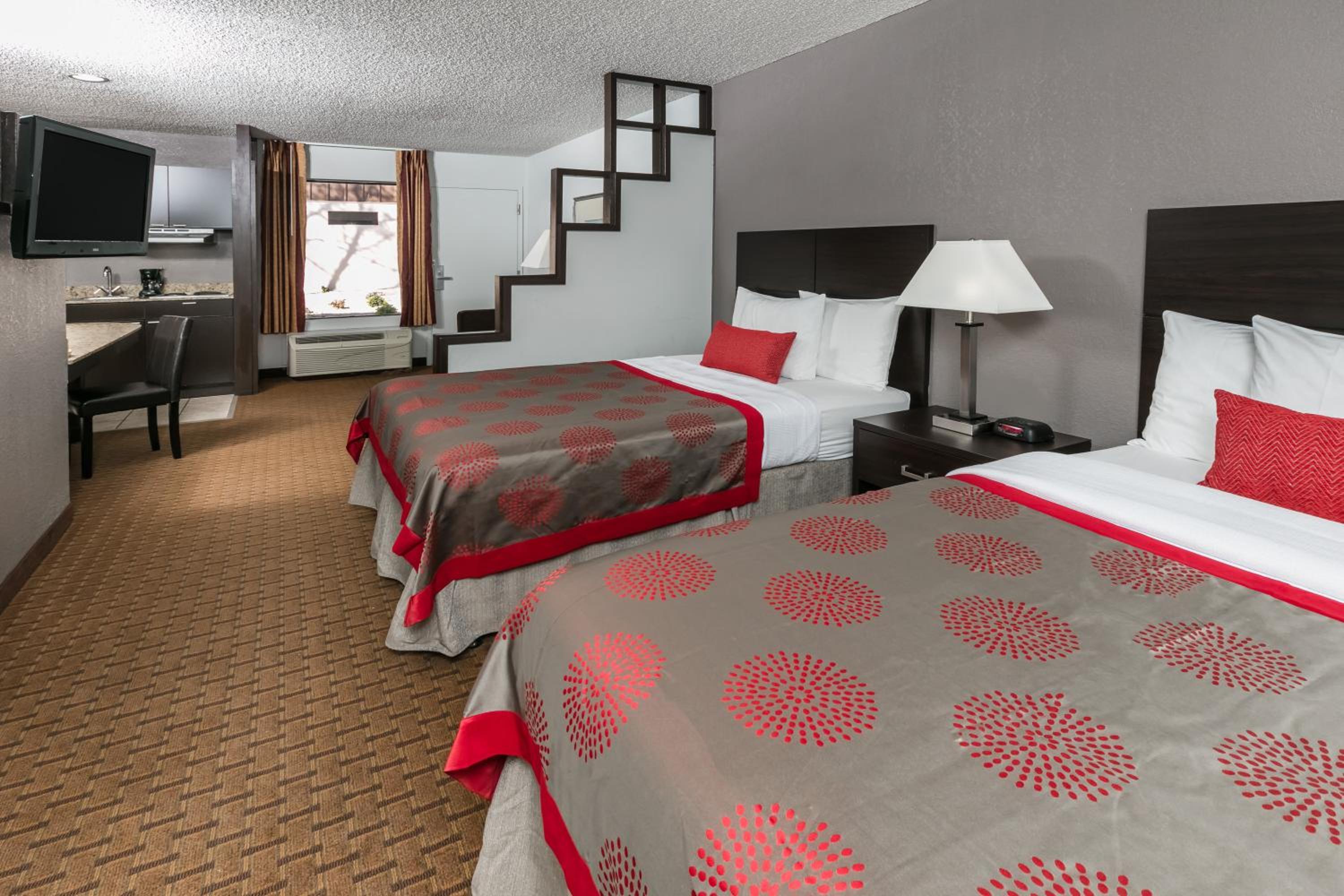 Double Room with Two Double Beds and Roll-In Shower - Mobility/Hearing Accessible photo 1