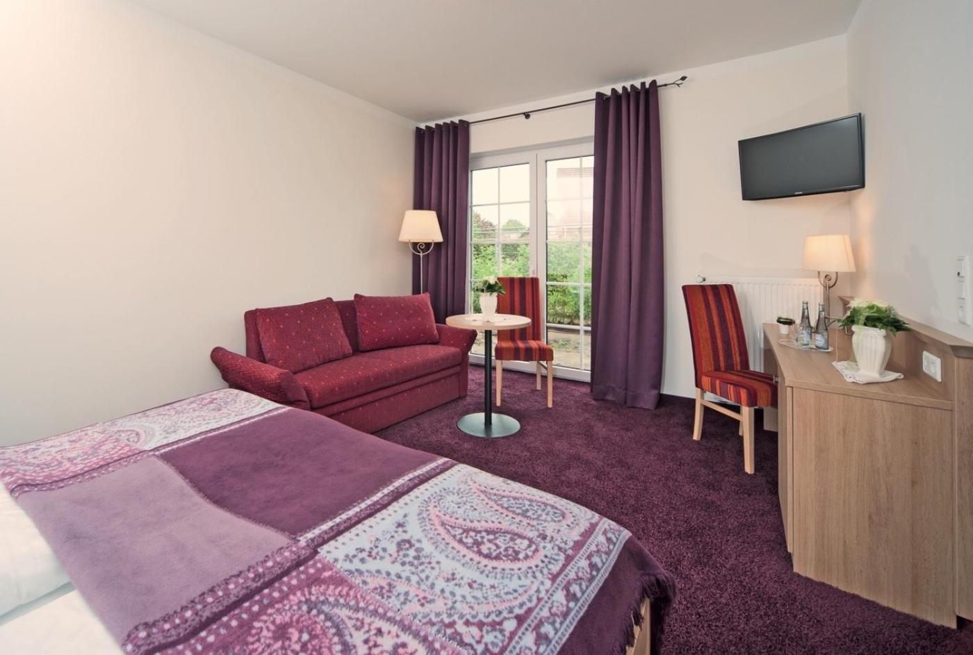 Family Room (2 Adults + 2 Children)
