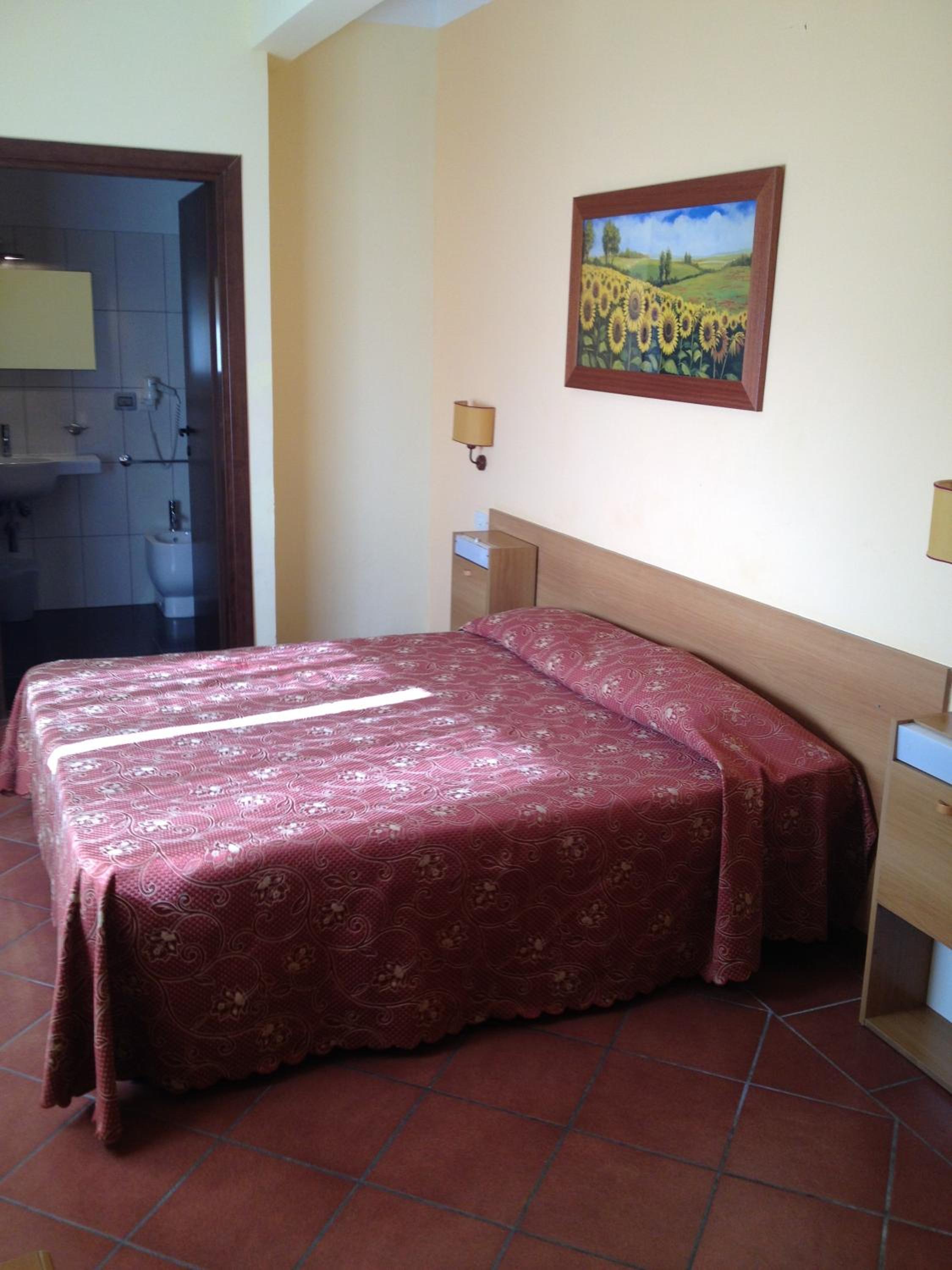 Double or Twin Room - Photo 10