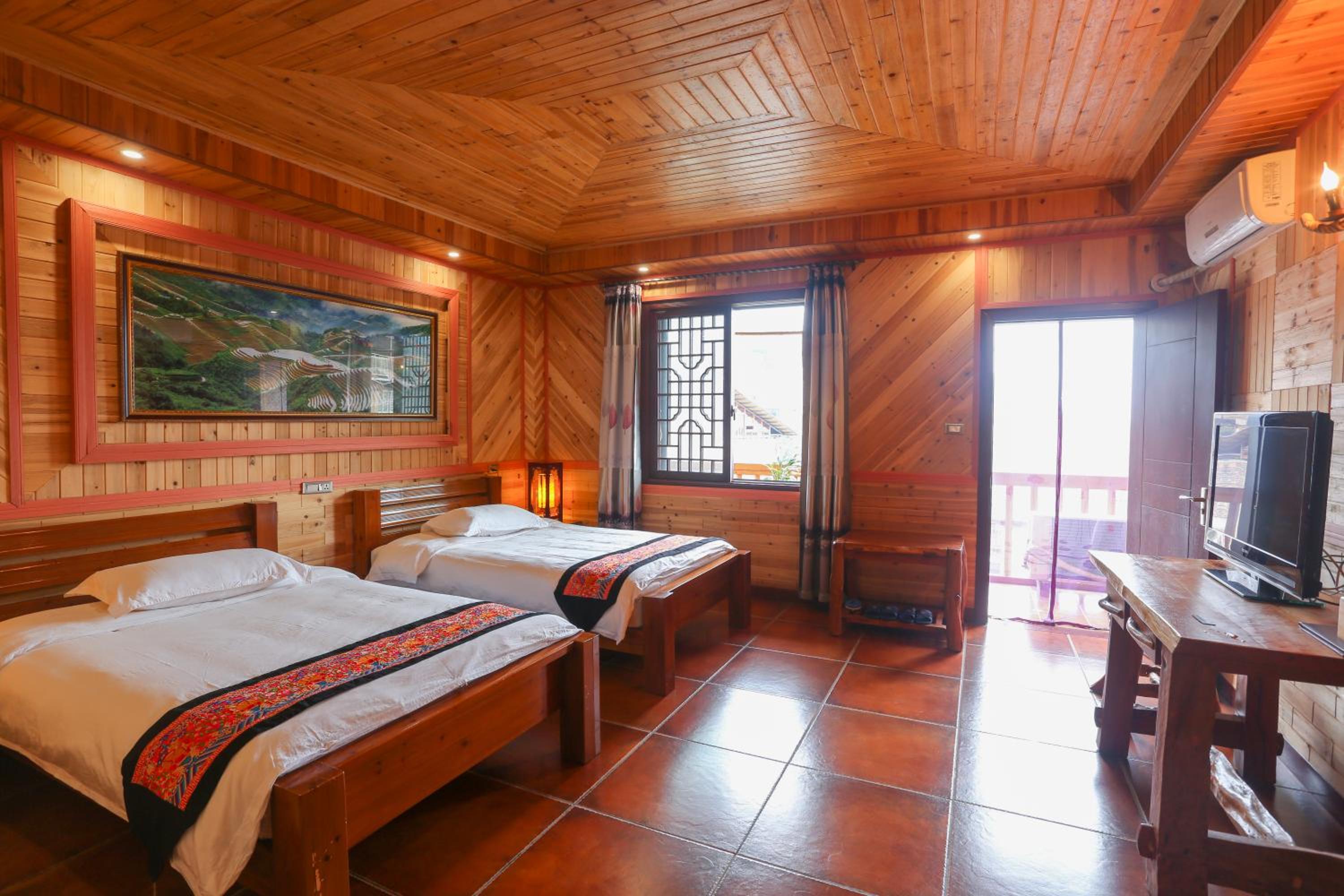 Standard Balcony Twin Room photo 1