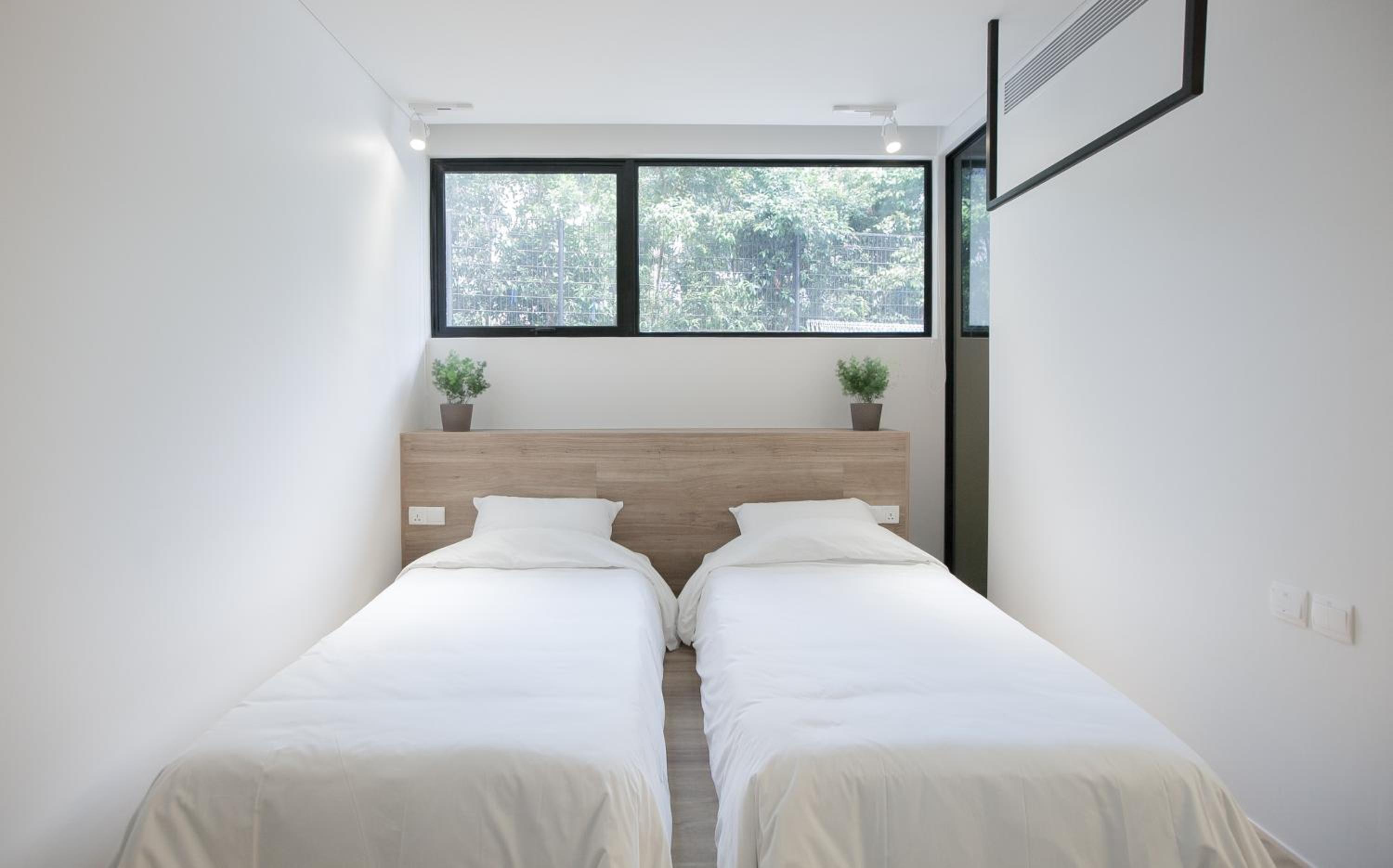 Standard Double or Twin Room thumbnail 5