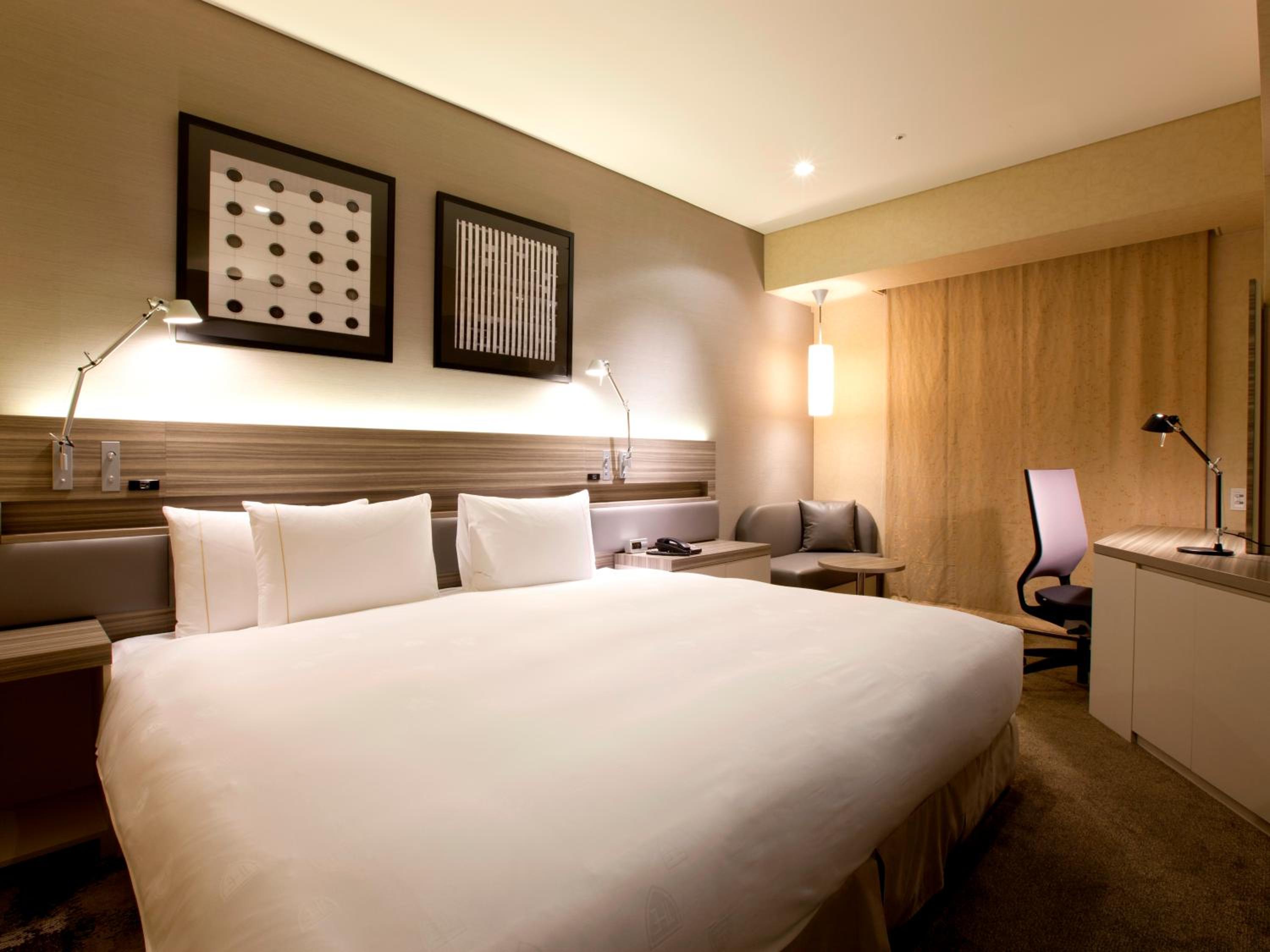 Standard King Room photo 2