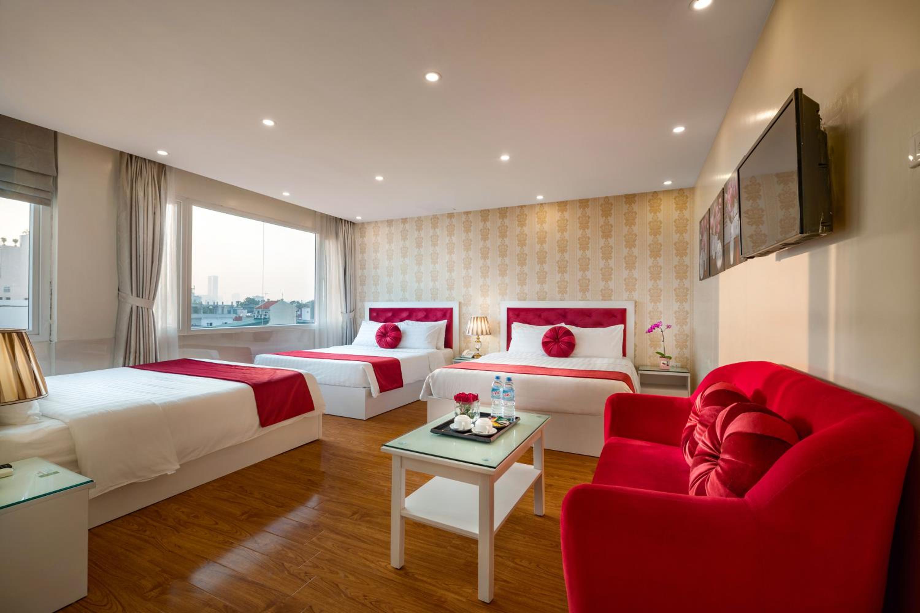 Premier Suite with City View photo 1