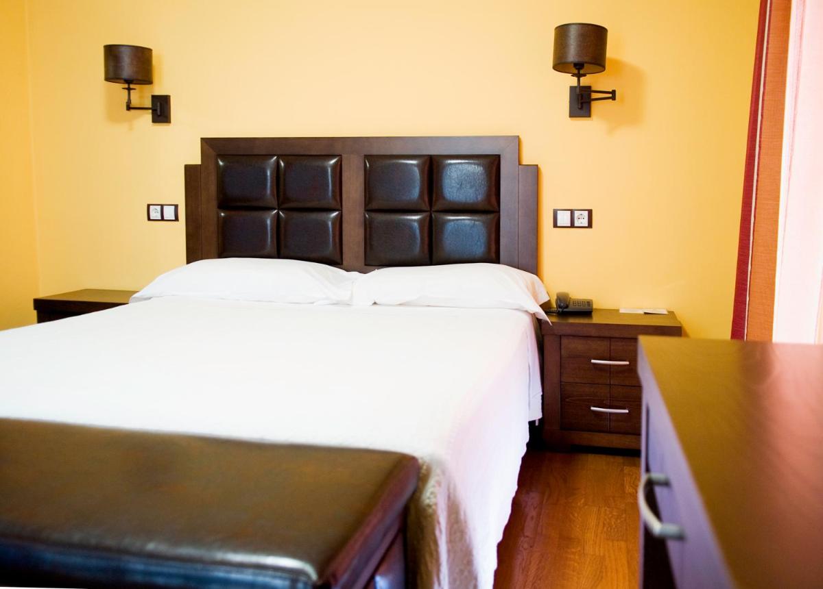 Double Room - Photo 2