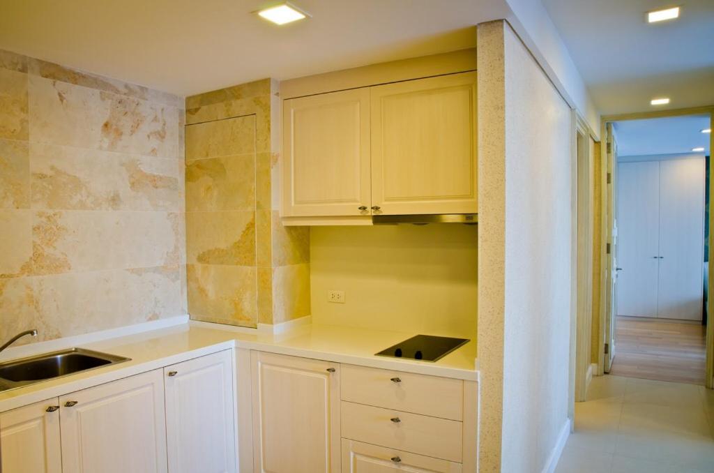 Three-Bedroom Apartment - Photo 2