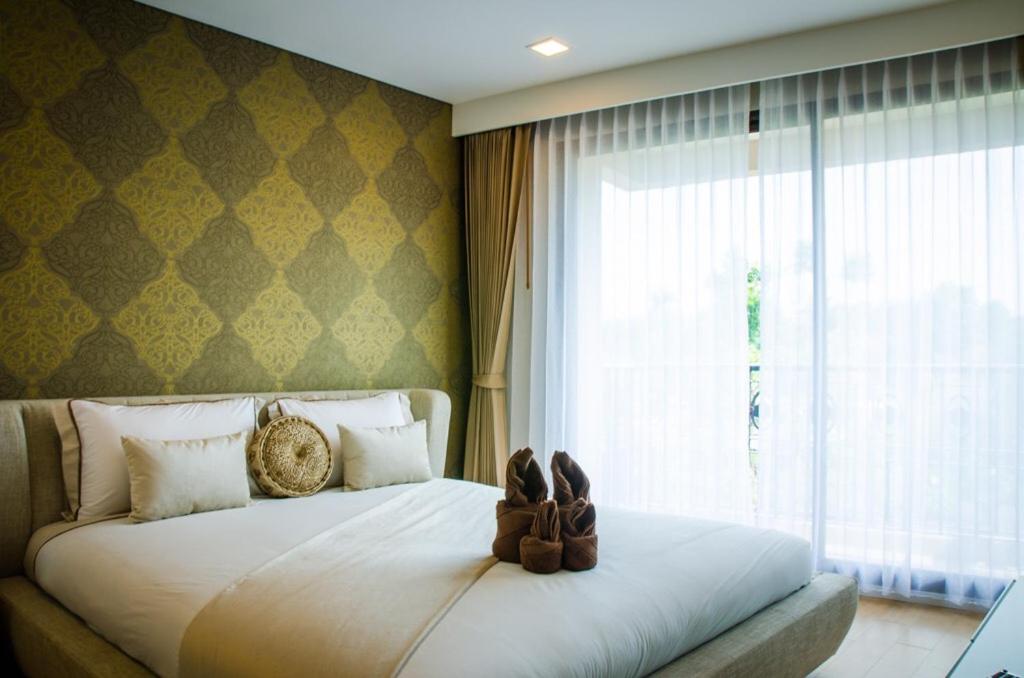 Three-Bedroom Apartment - Photo 1