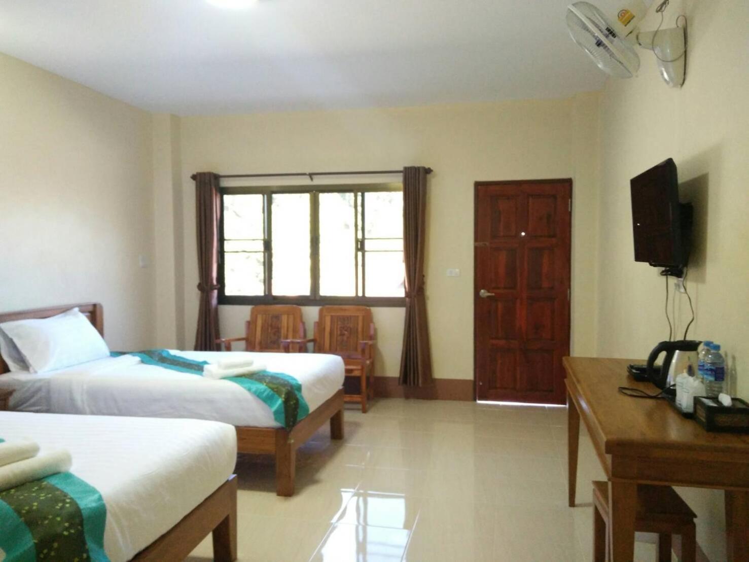 Twin Room - Photo 3