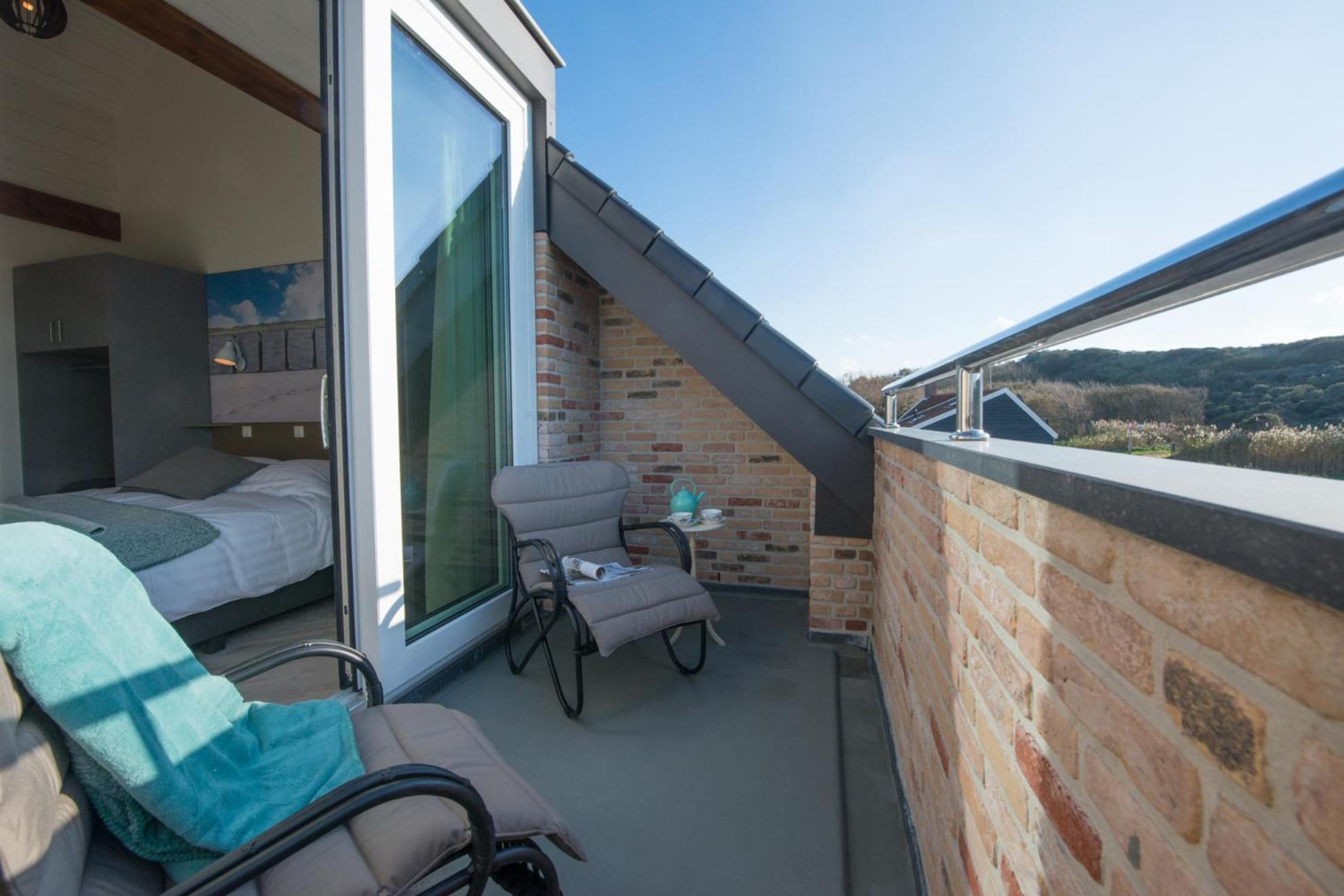 Deluxe Double Room with Balcony photo 2