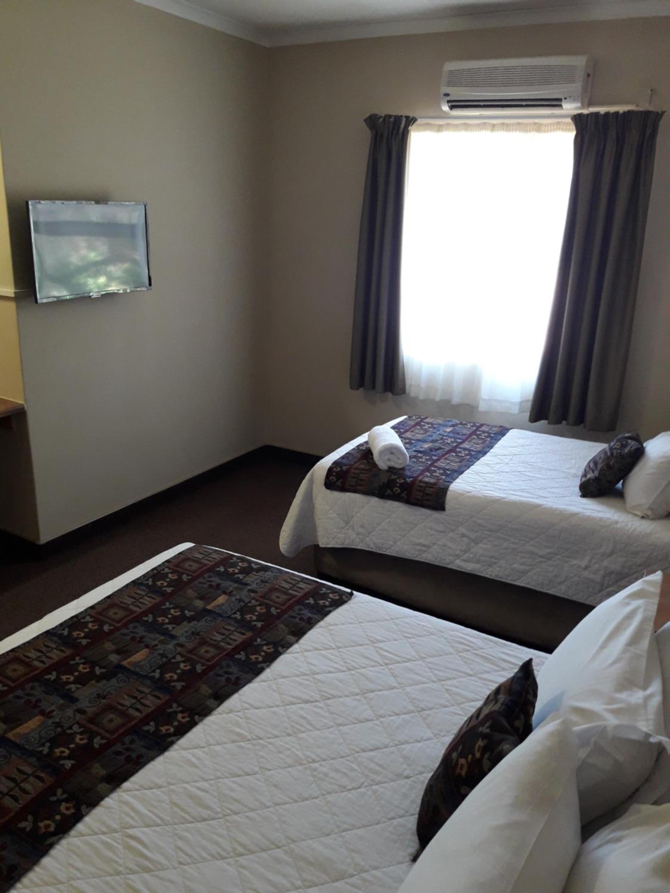 Deluxe Family Room - Photo 1