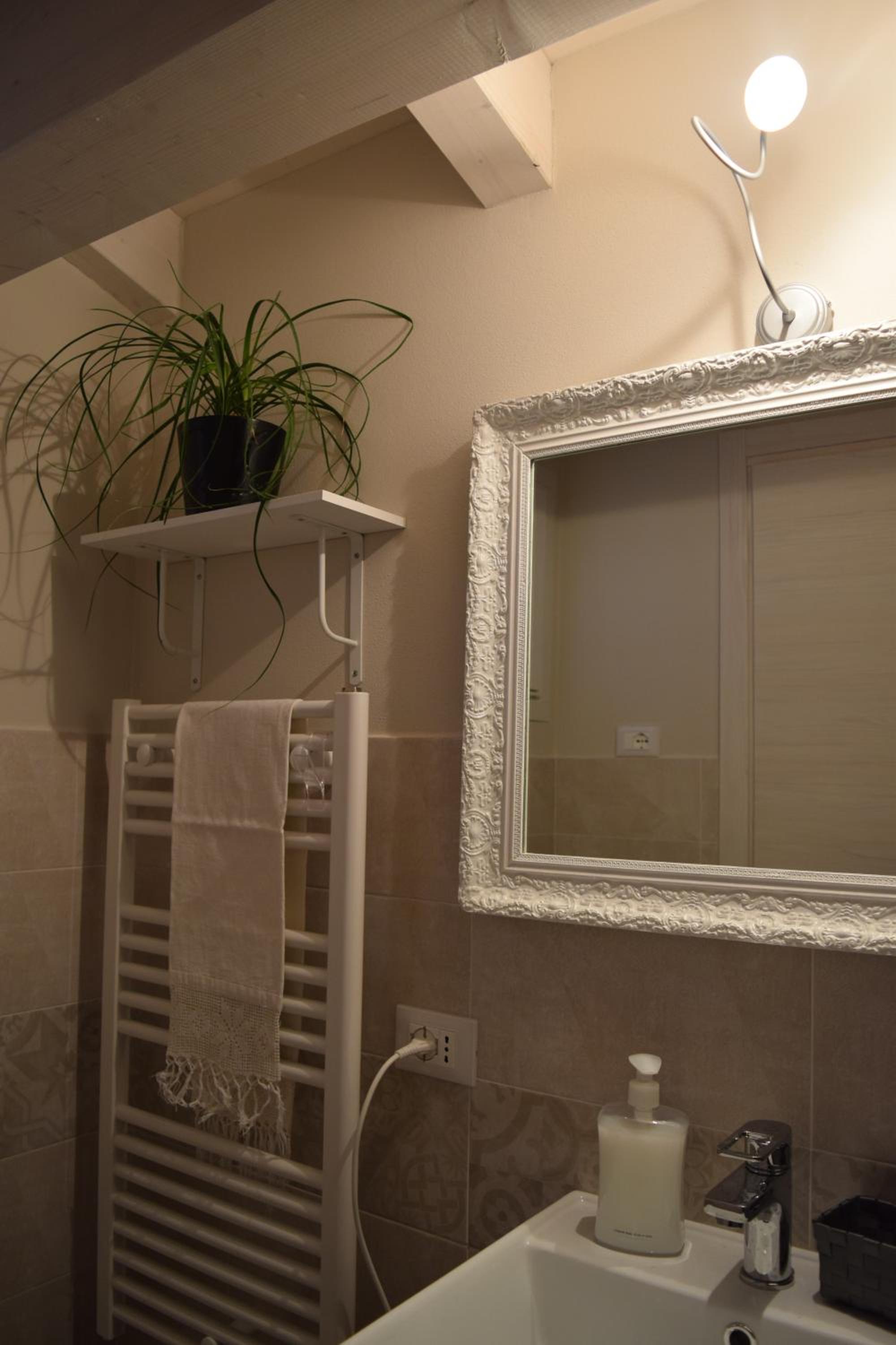 Double Room with Private Bathroom - Photo 5