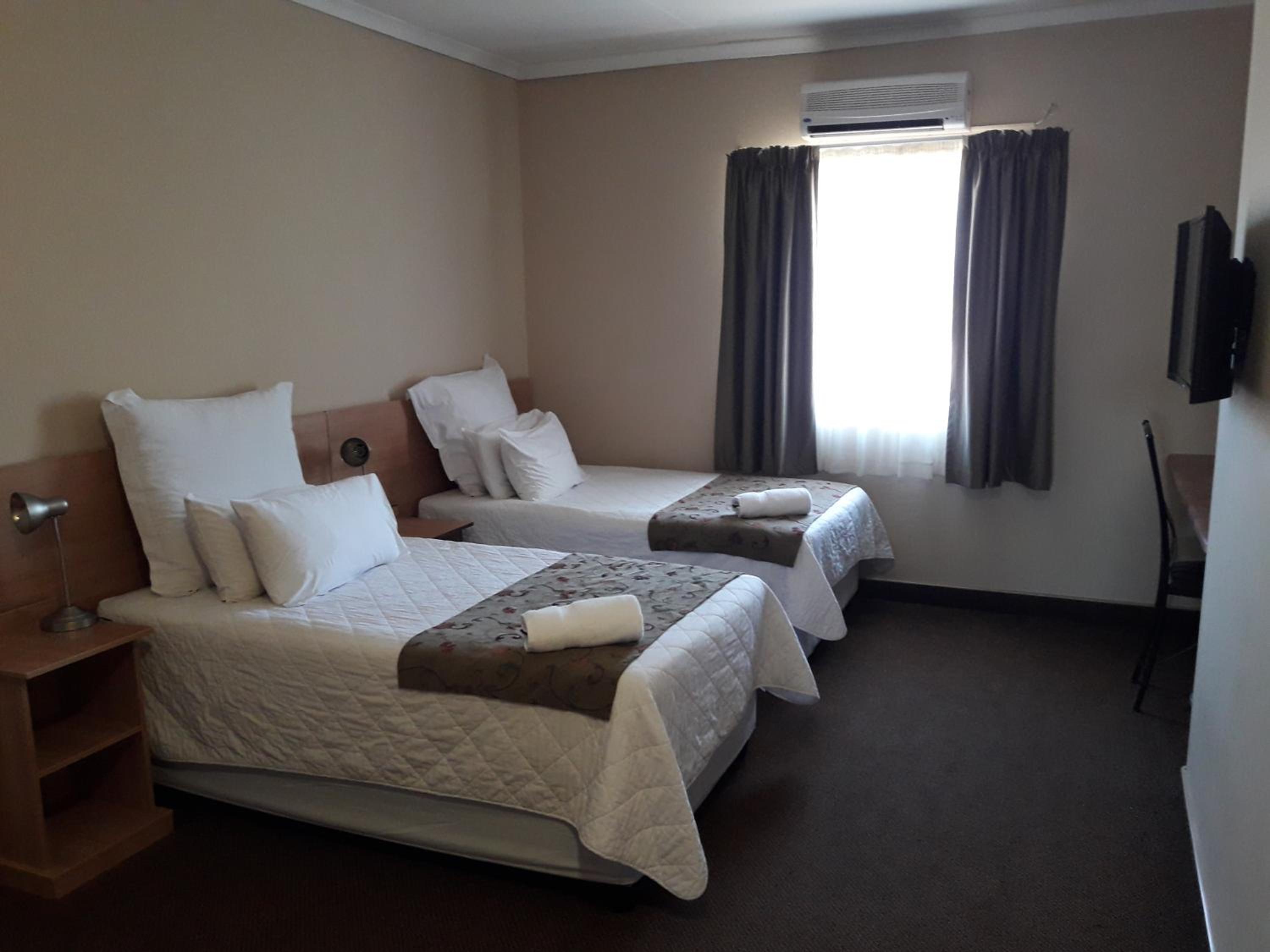 Deluxe Twin Room - Photo 3