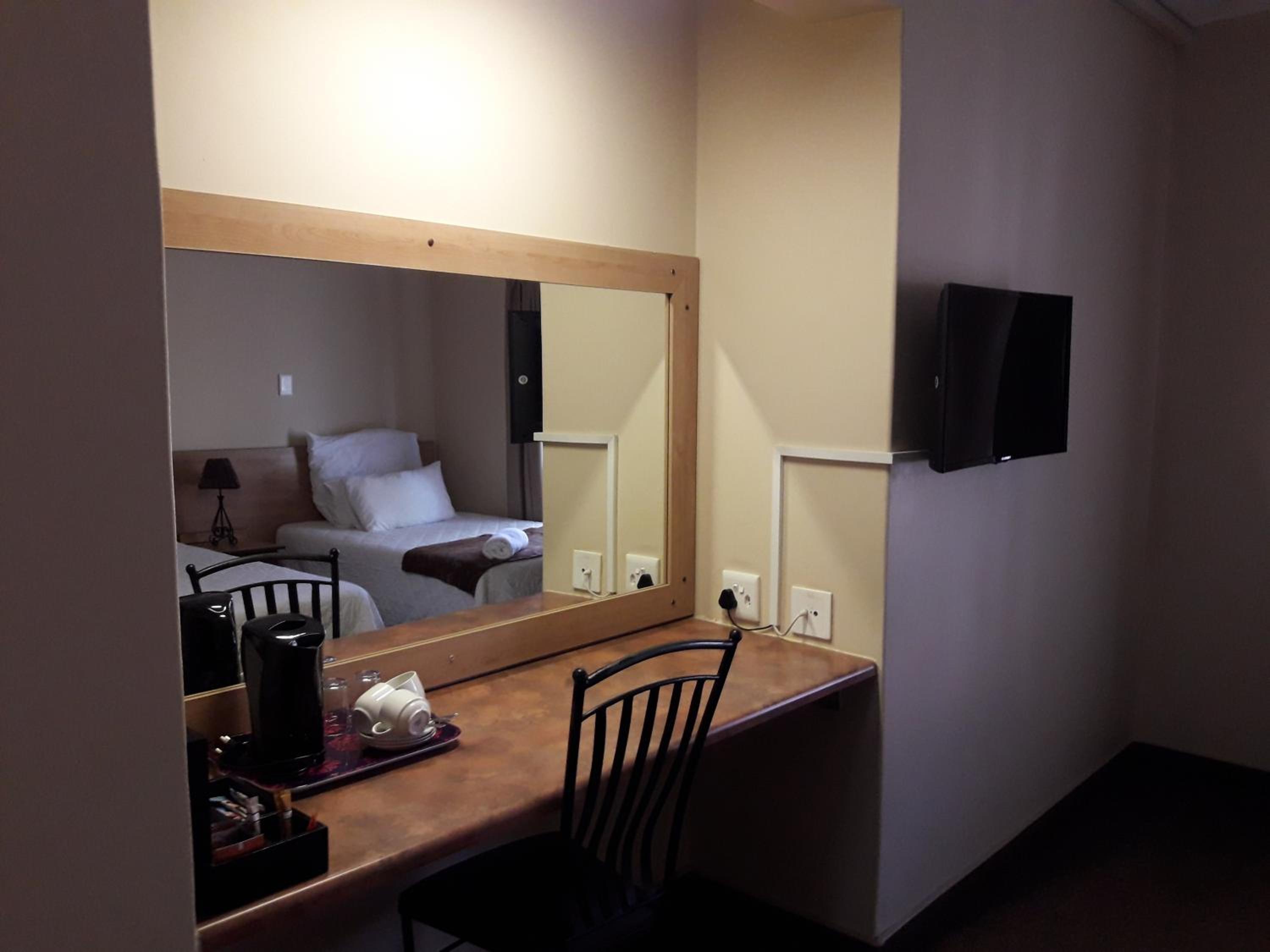 Deluxe Twin Room - Photo 2