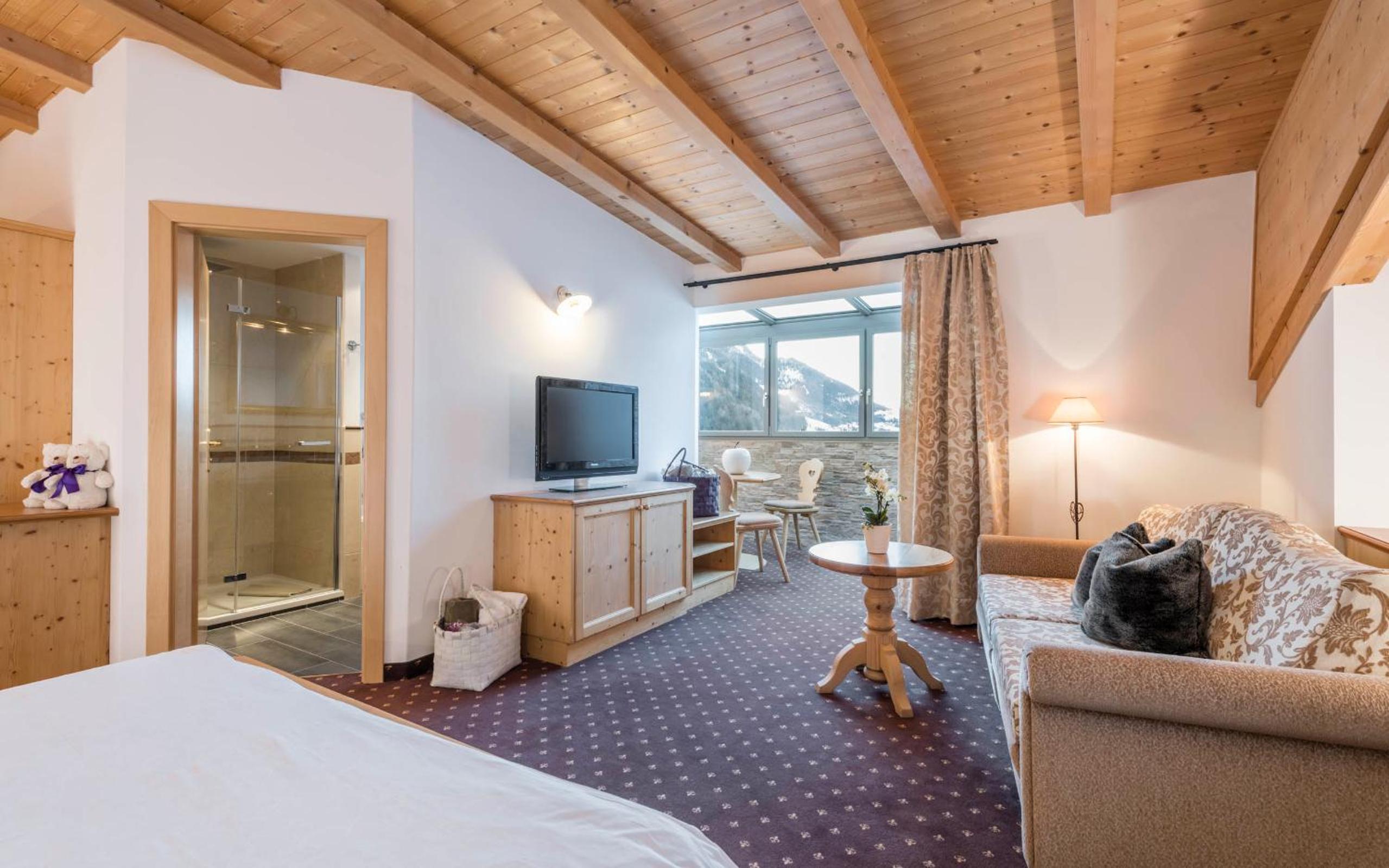 Double Room with Mountain View - Photo 2