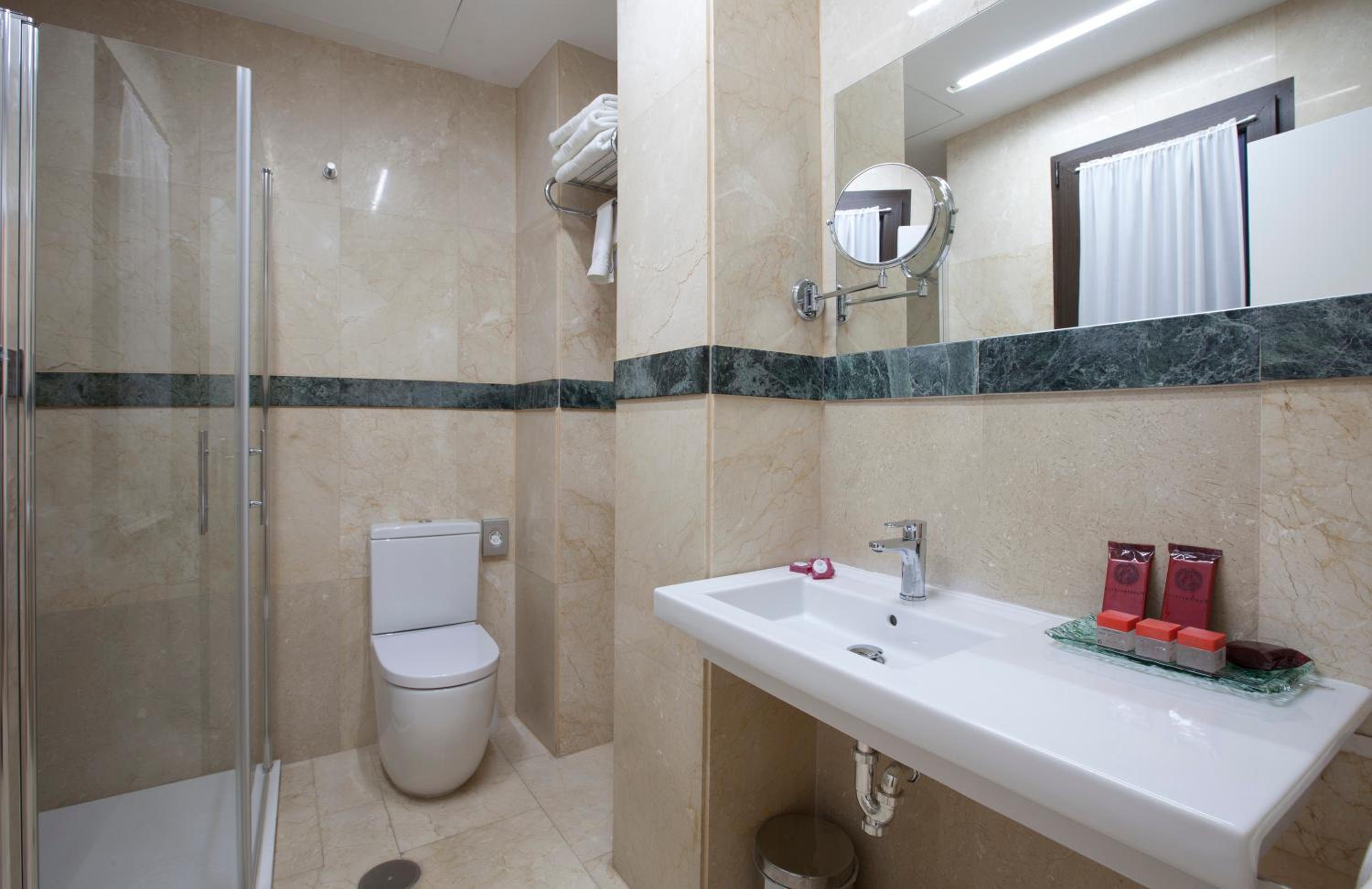 Triple Room - Photo 7