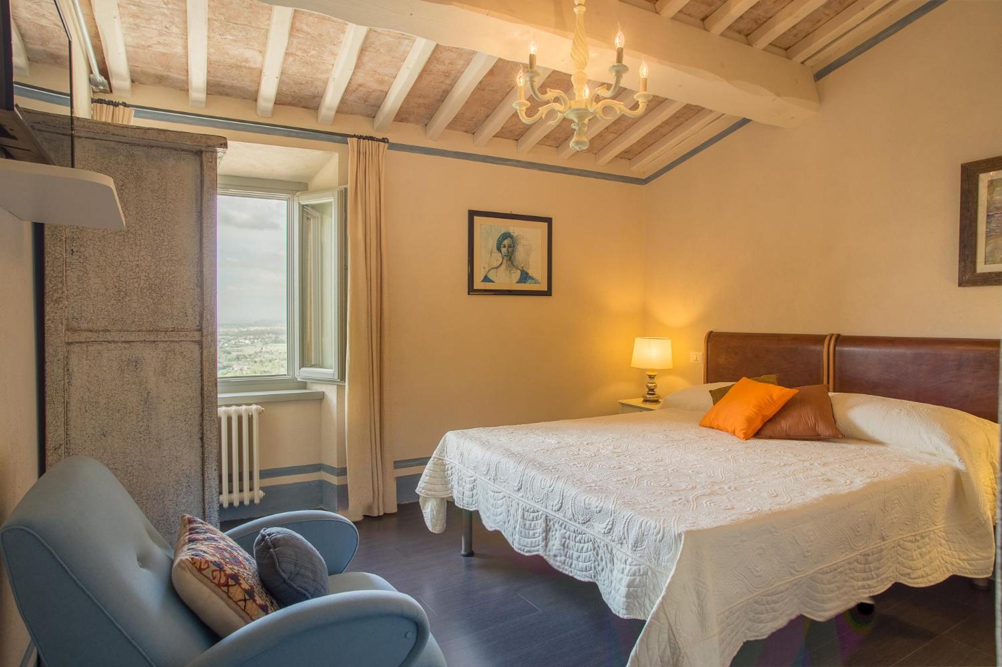 Double Room with Private Bathroom - Photo 6