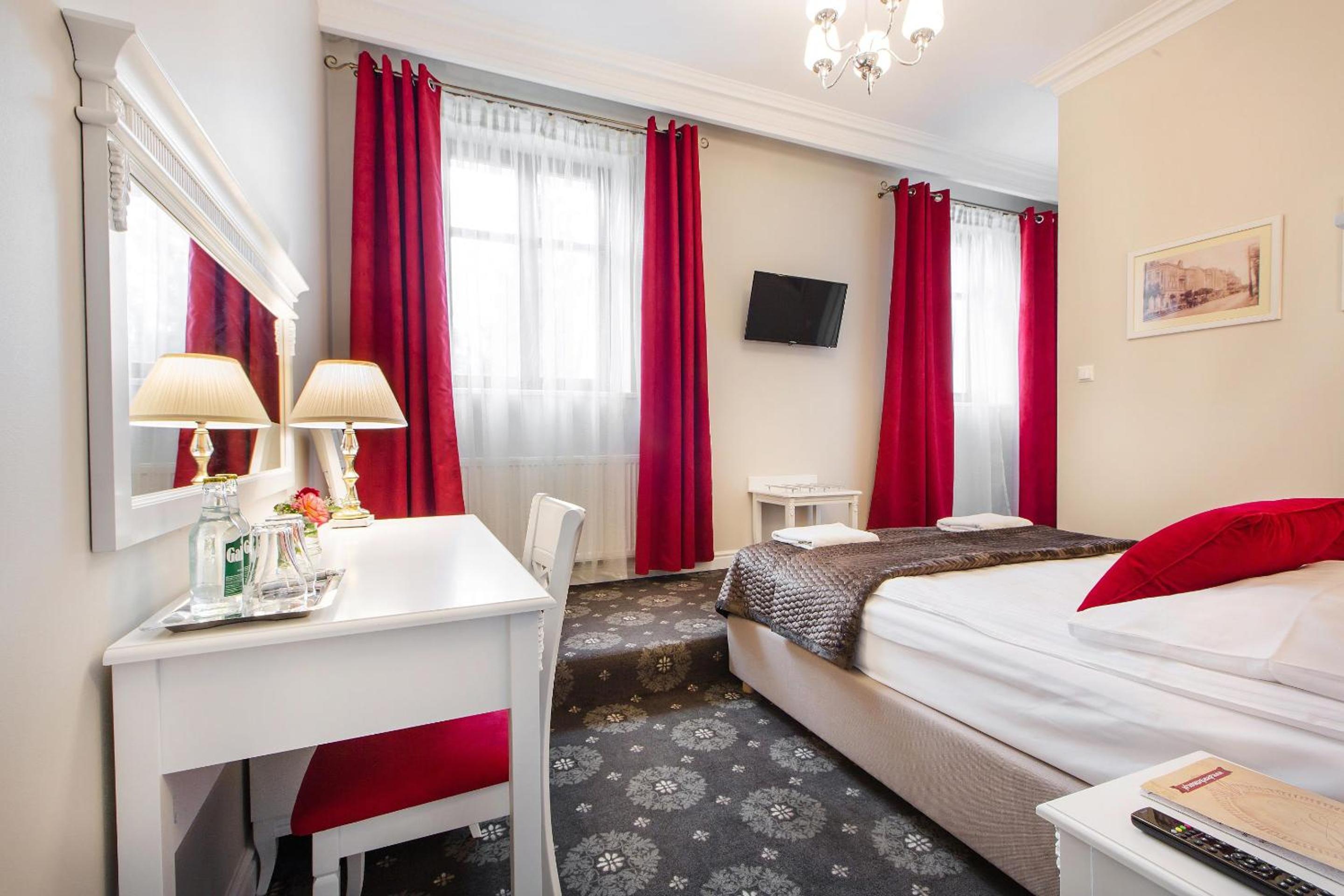 Large Double Room - Photo 2