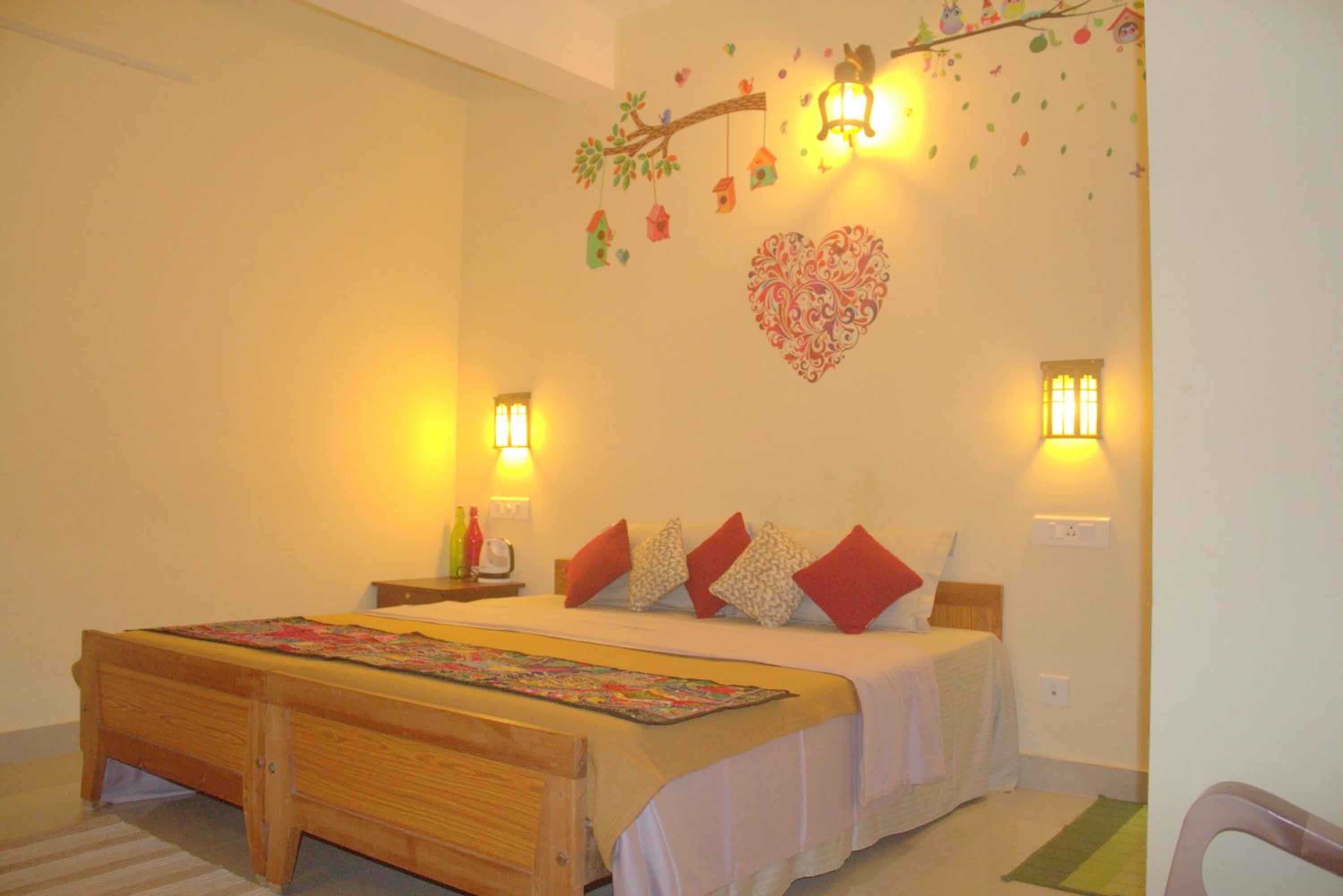 Deluxe Double Room with Balcony photo 3