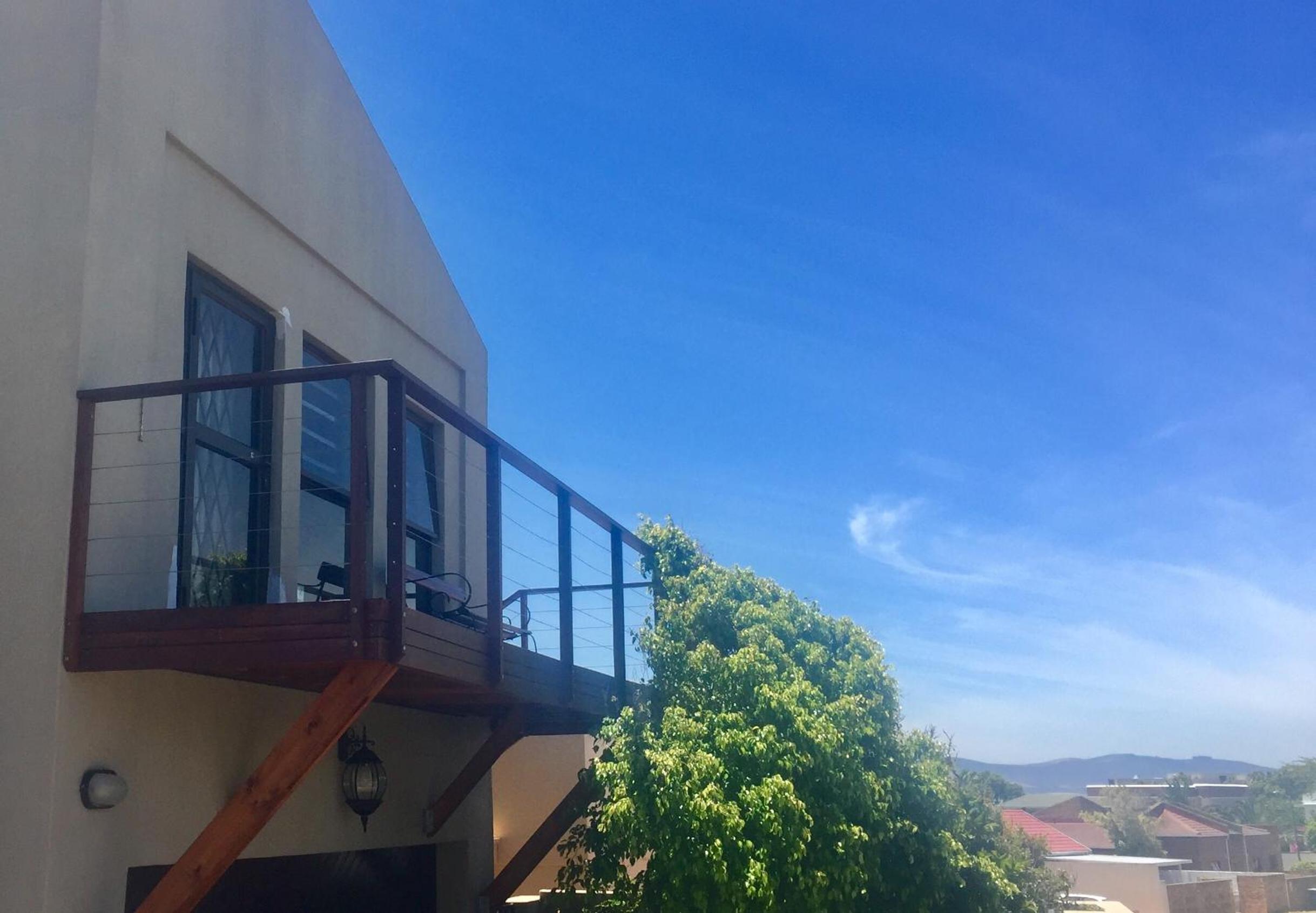 Deluxe Double or Twin Room with Balcony photo 2