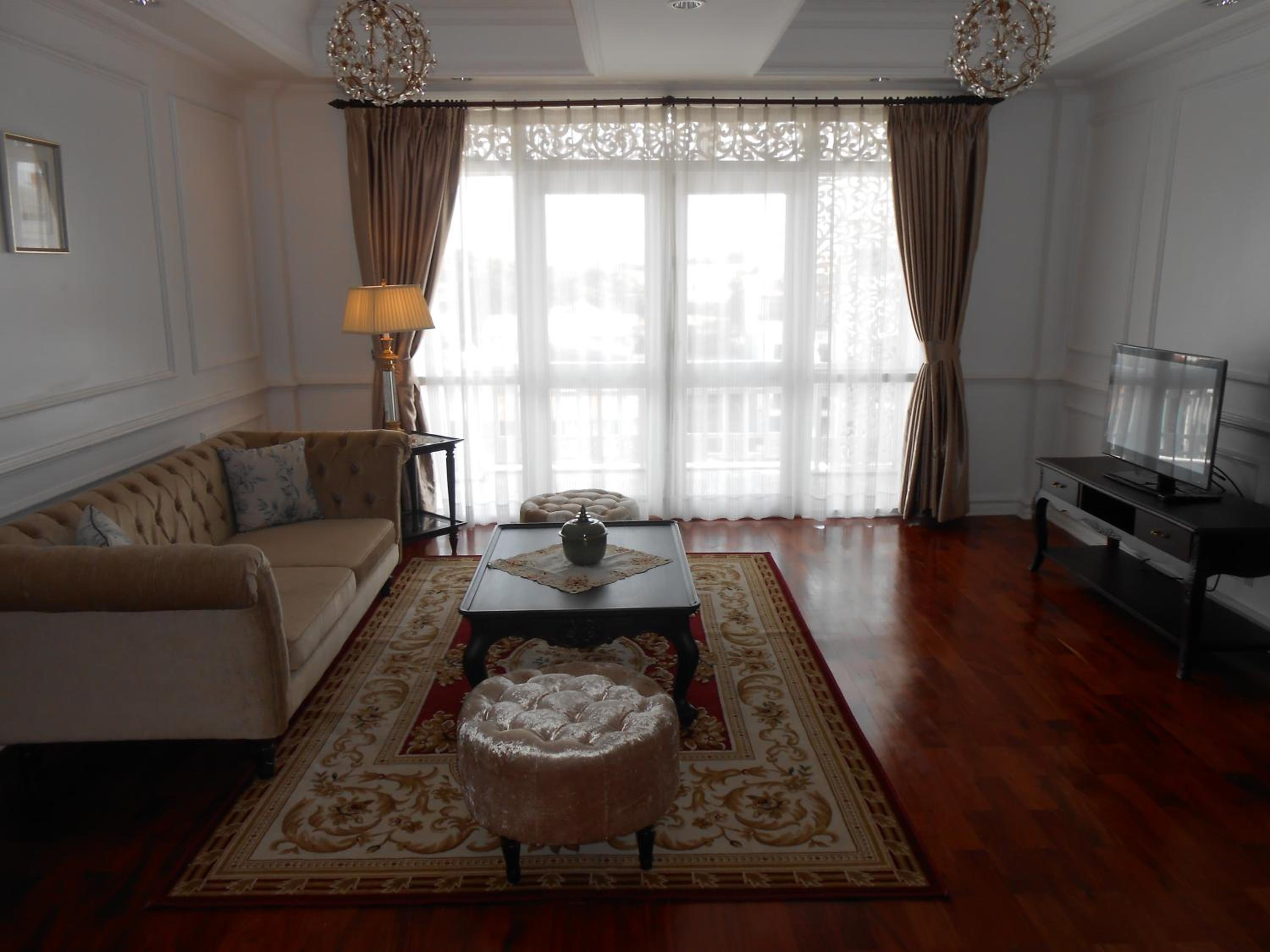 Colonial One Bedroom Deluxe Suite - Photo 6