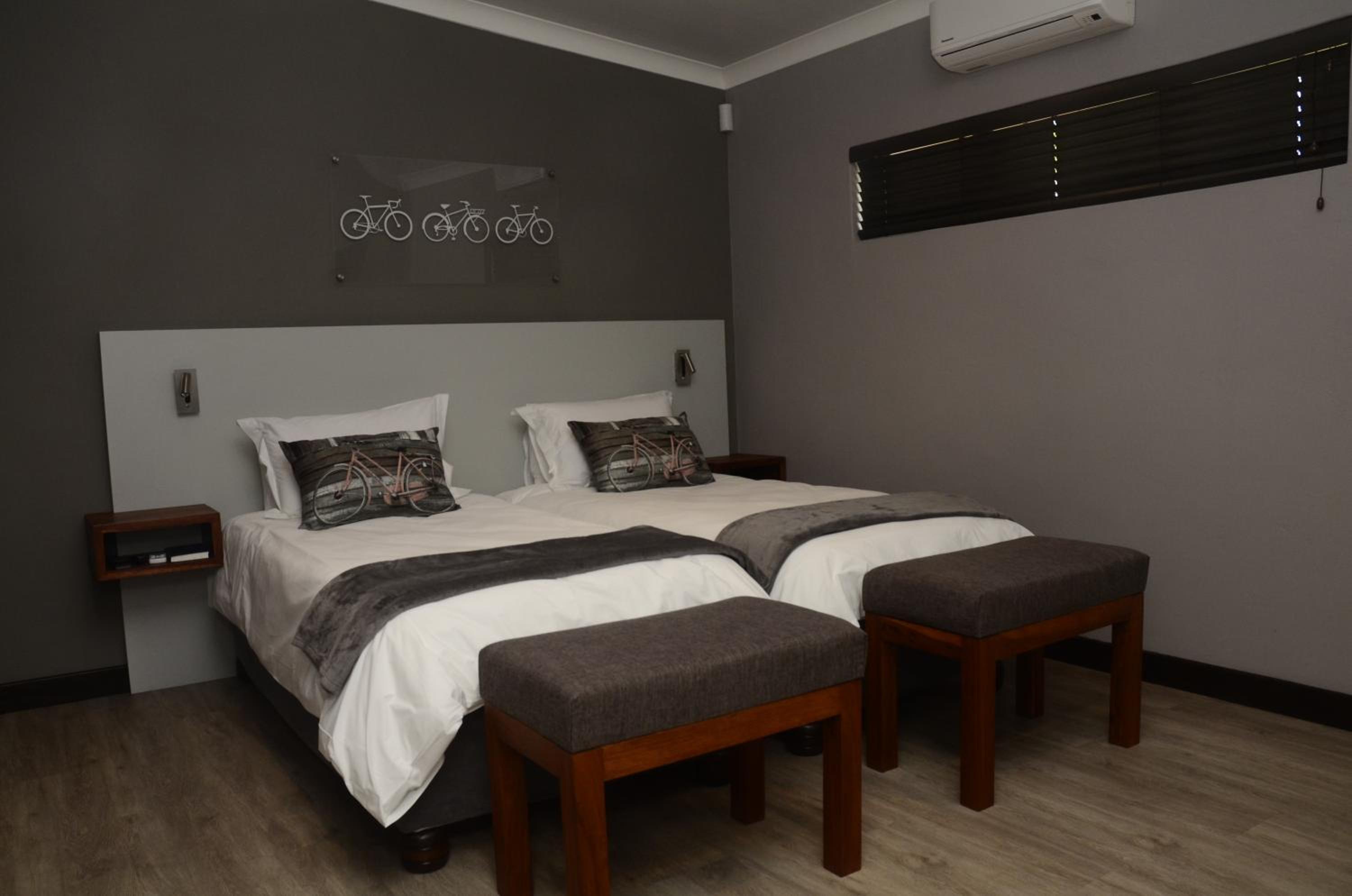 Deluxe Twin Room photo 2