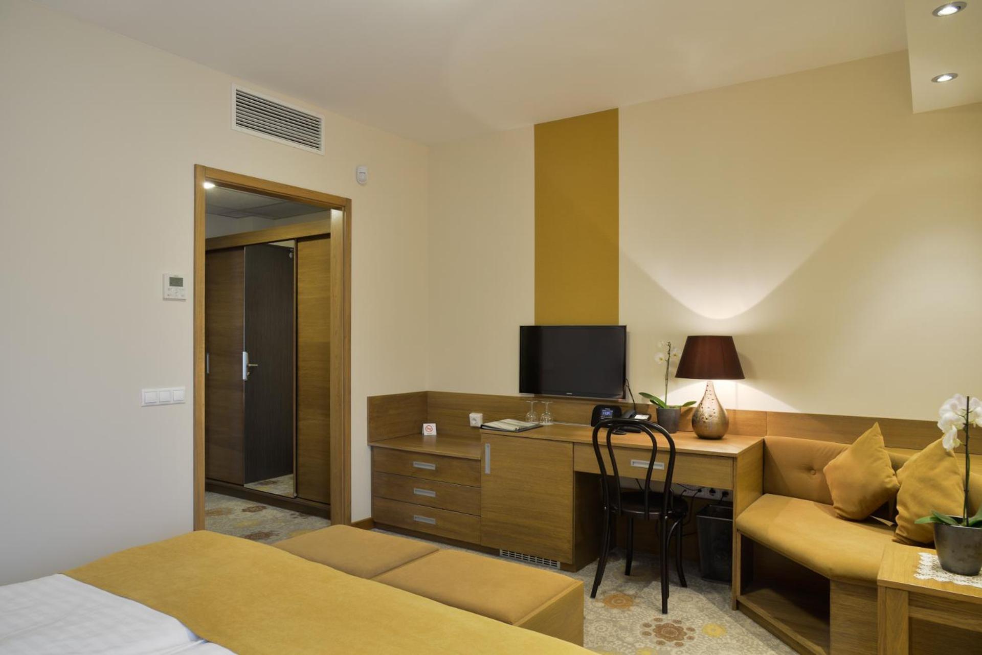Standard Twin-bed Room photo 2
