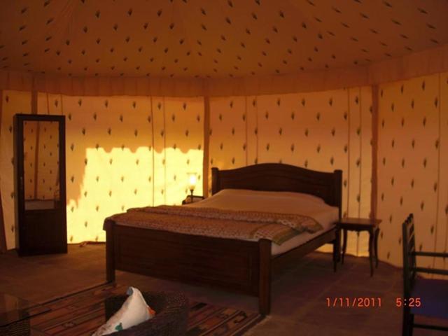 Deluxe Room - Photo 12