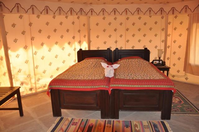 Deluxe Room - Photo 11