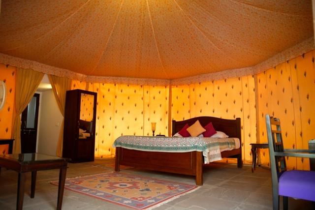 Deluxe Room - Photo 17