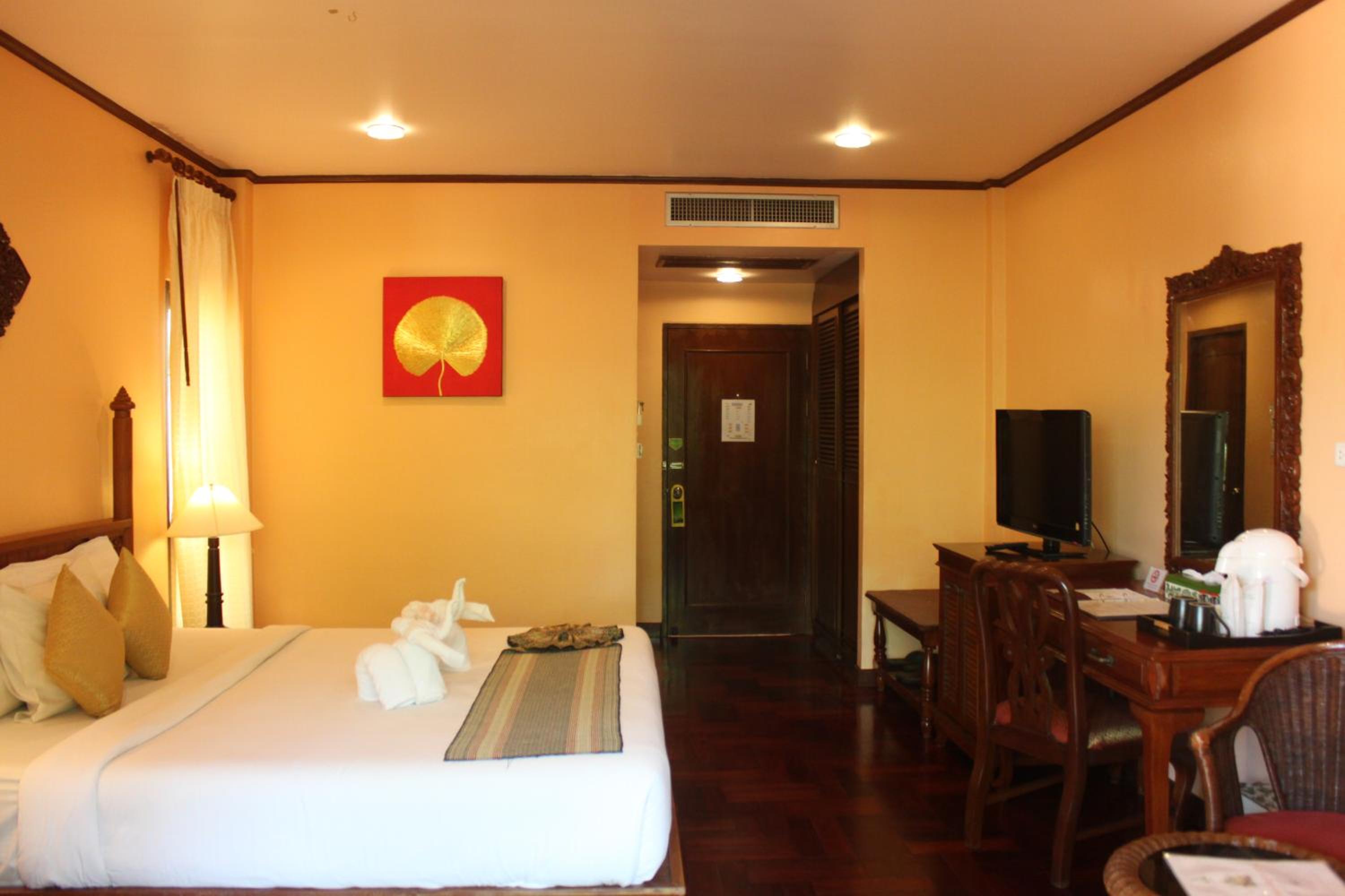 Deluxe Double or Twin Room with Mountain View - Photo 7