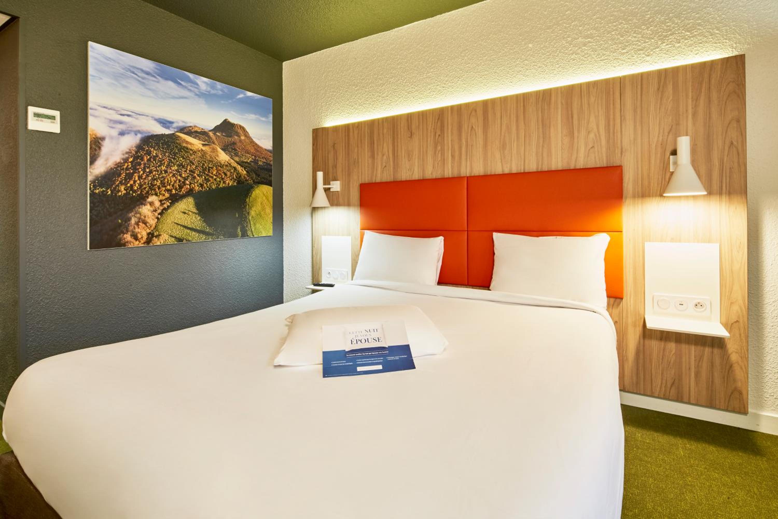Standard Double Room - Photo 12