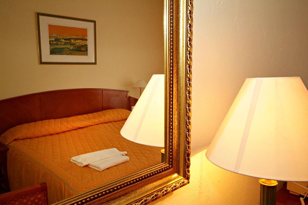 Double or Twin Room photo 3