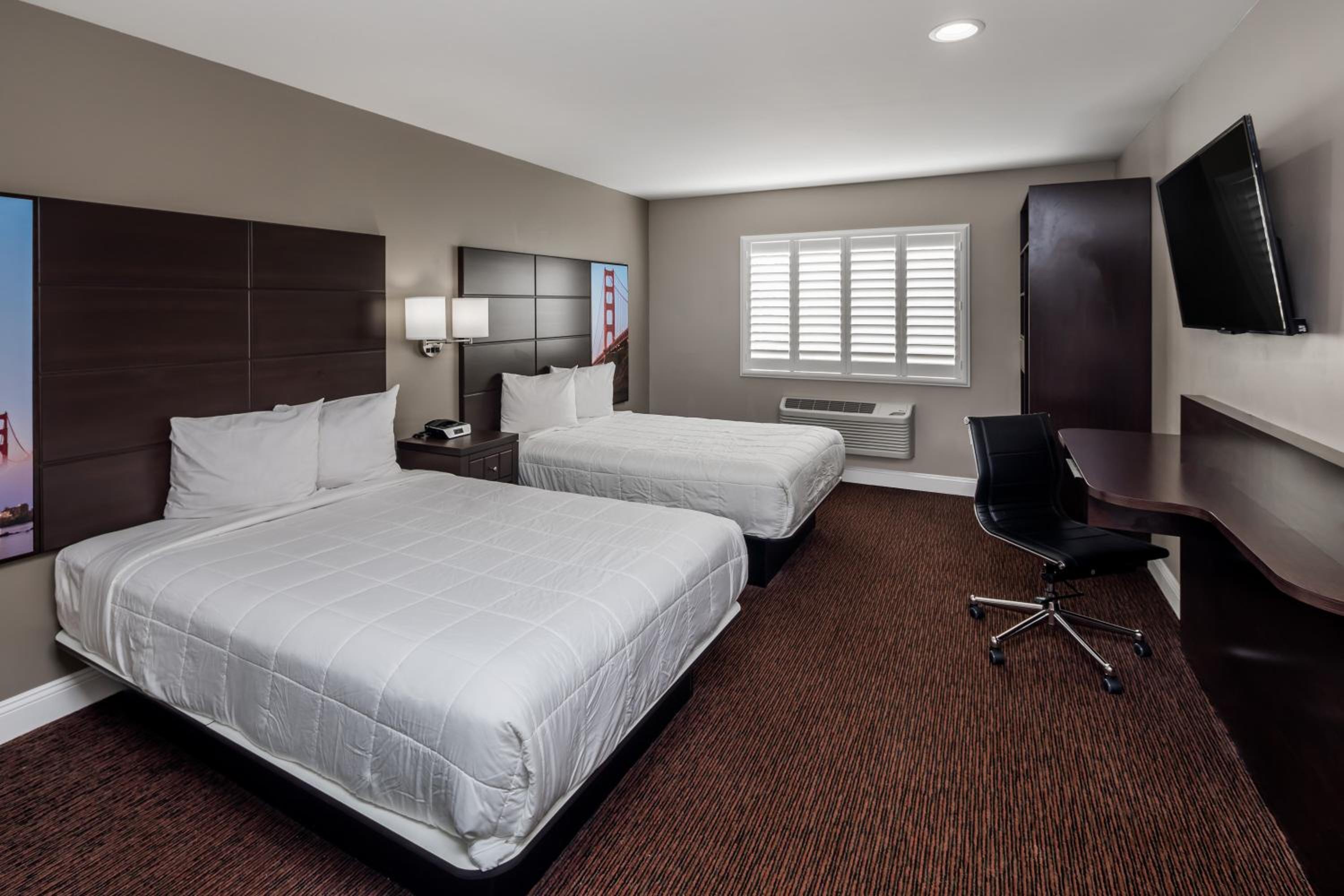 Double Room with Two Double Beds - Non-Smoking photo 2