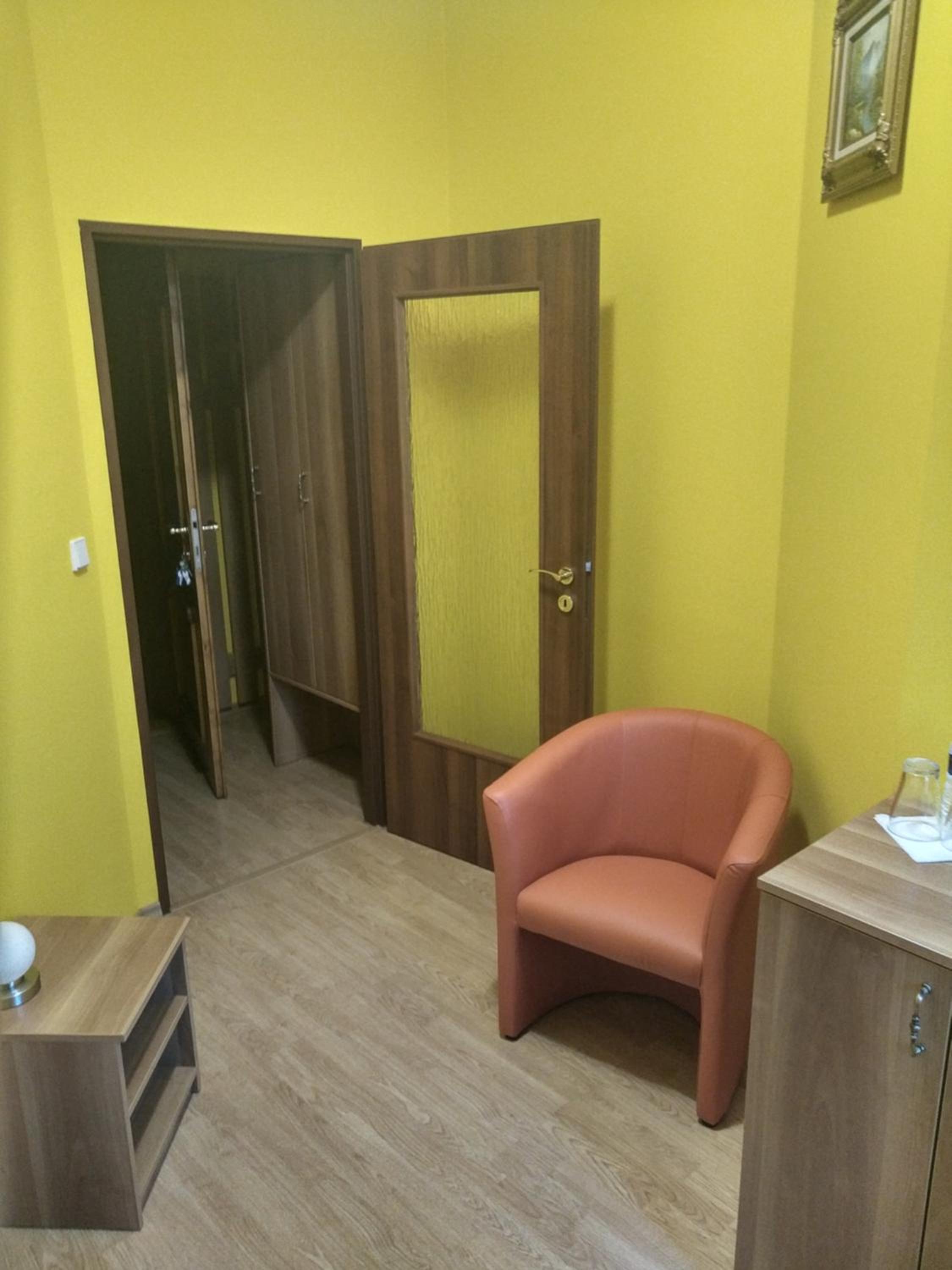 Single Room photo 2