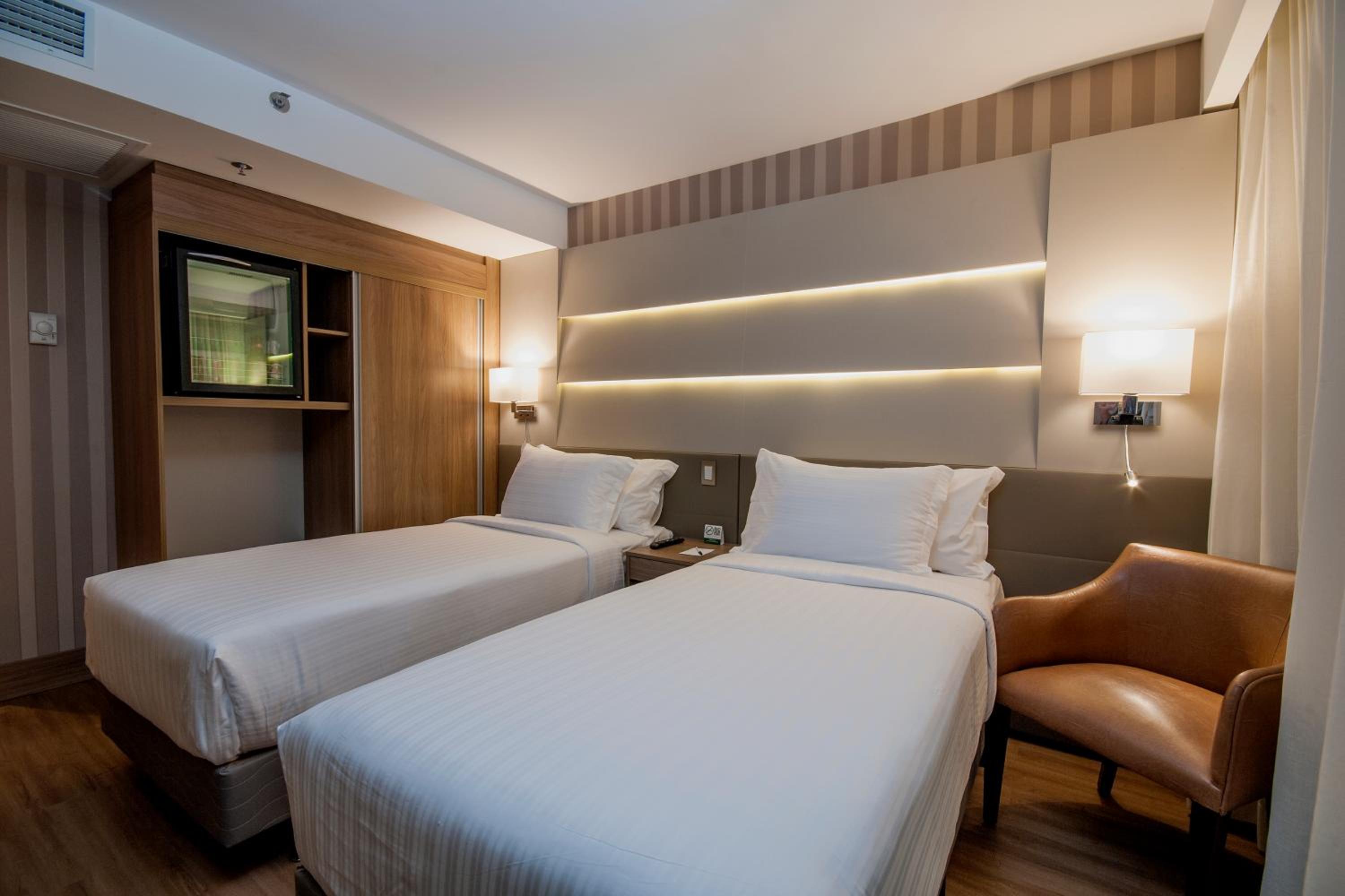 Deluxe Twin Room photo 1
