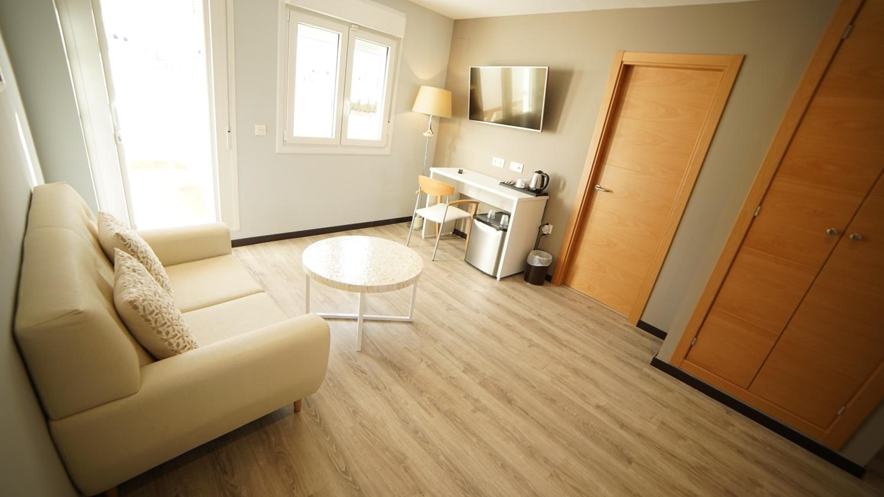 Deluxe Double Room with Castle View - Photo 14