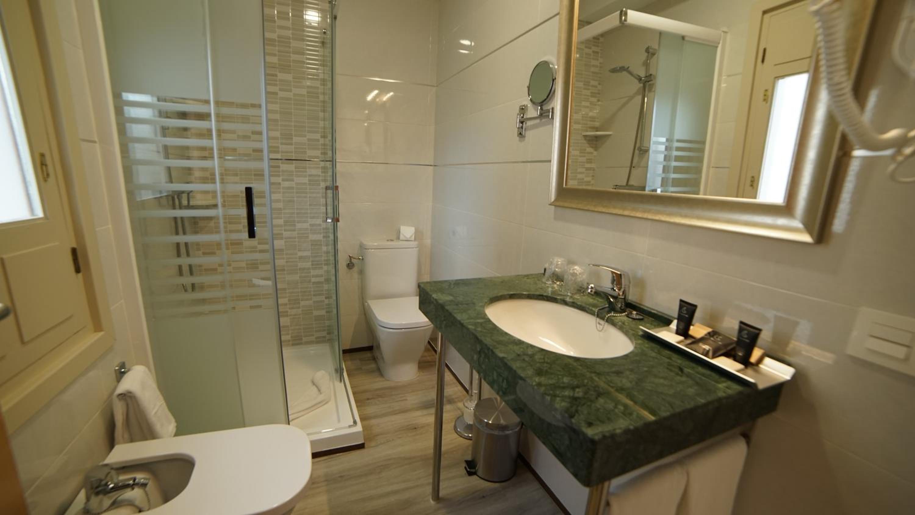 Superior Double Room - Photo 6