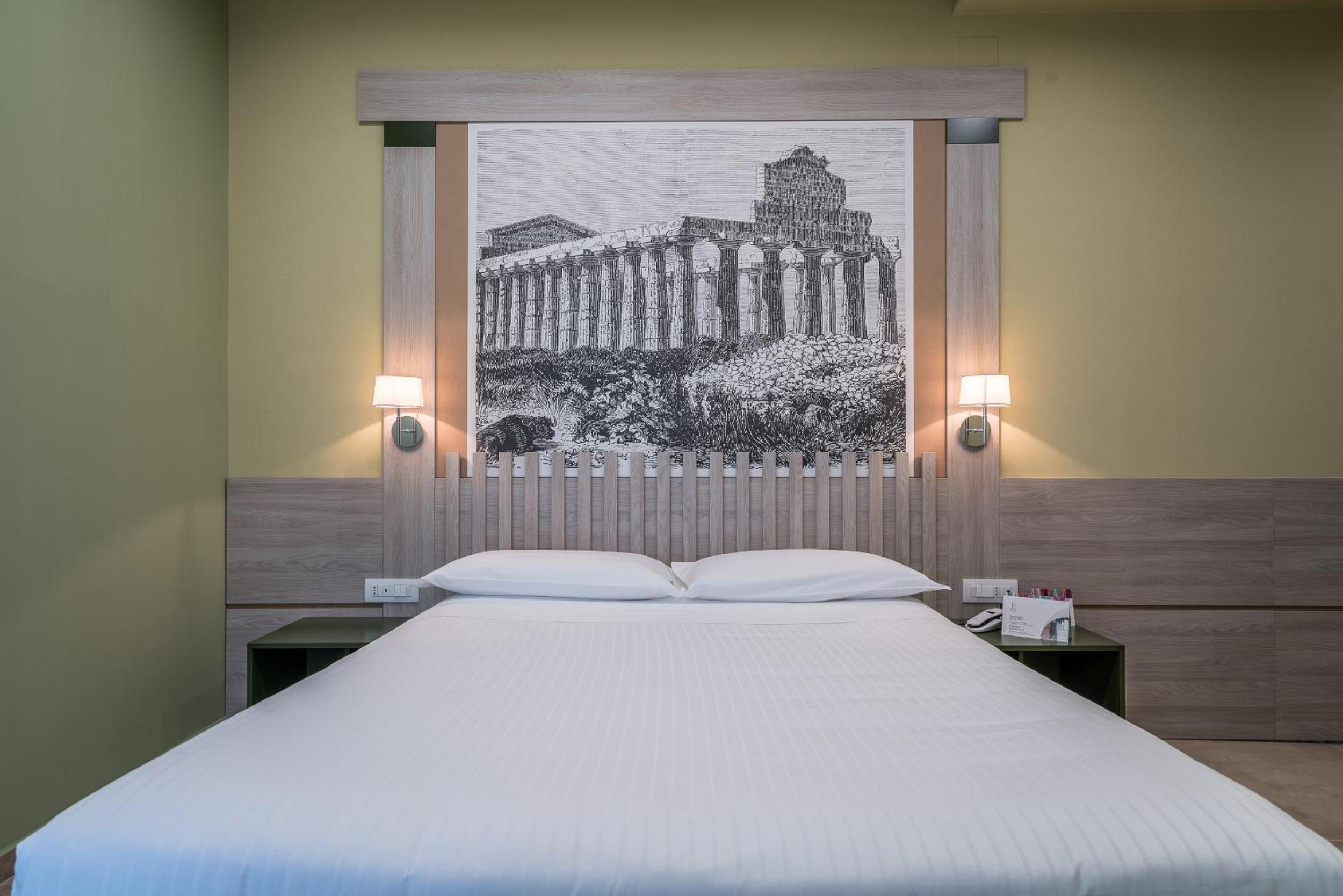 Deluxe Double Room - Photo 12