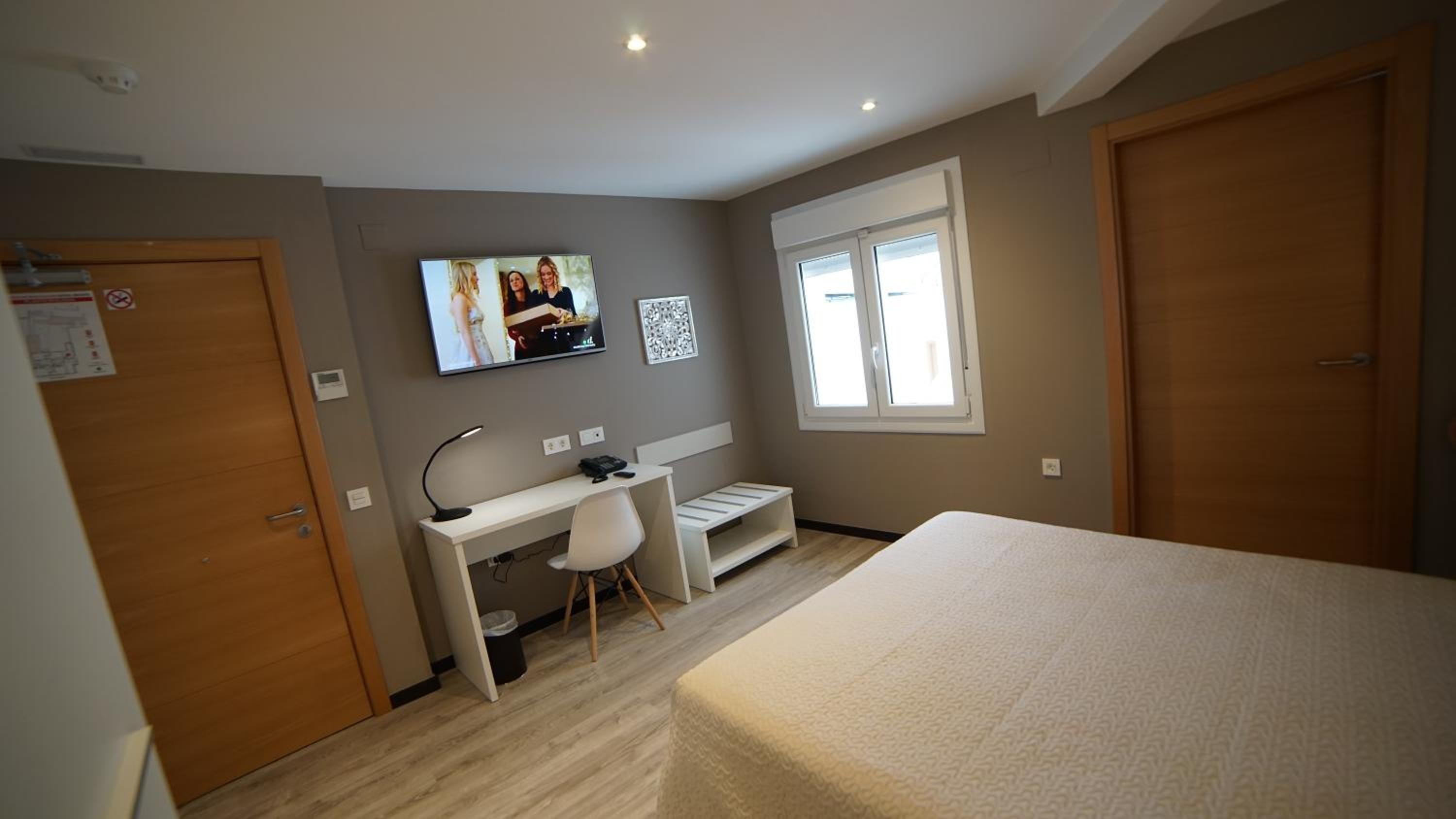 Double Room - Photo 14