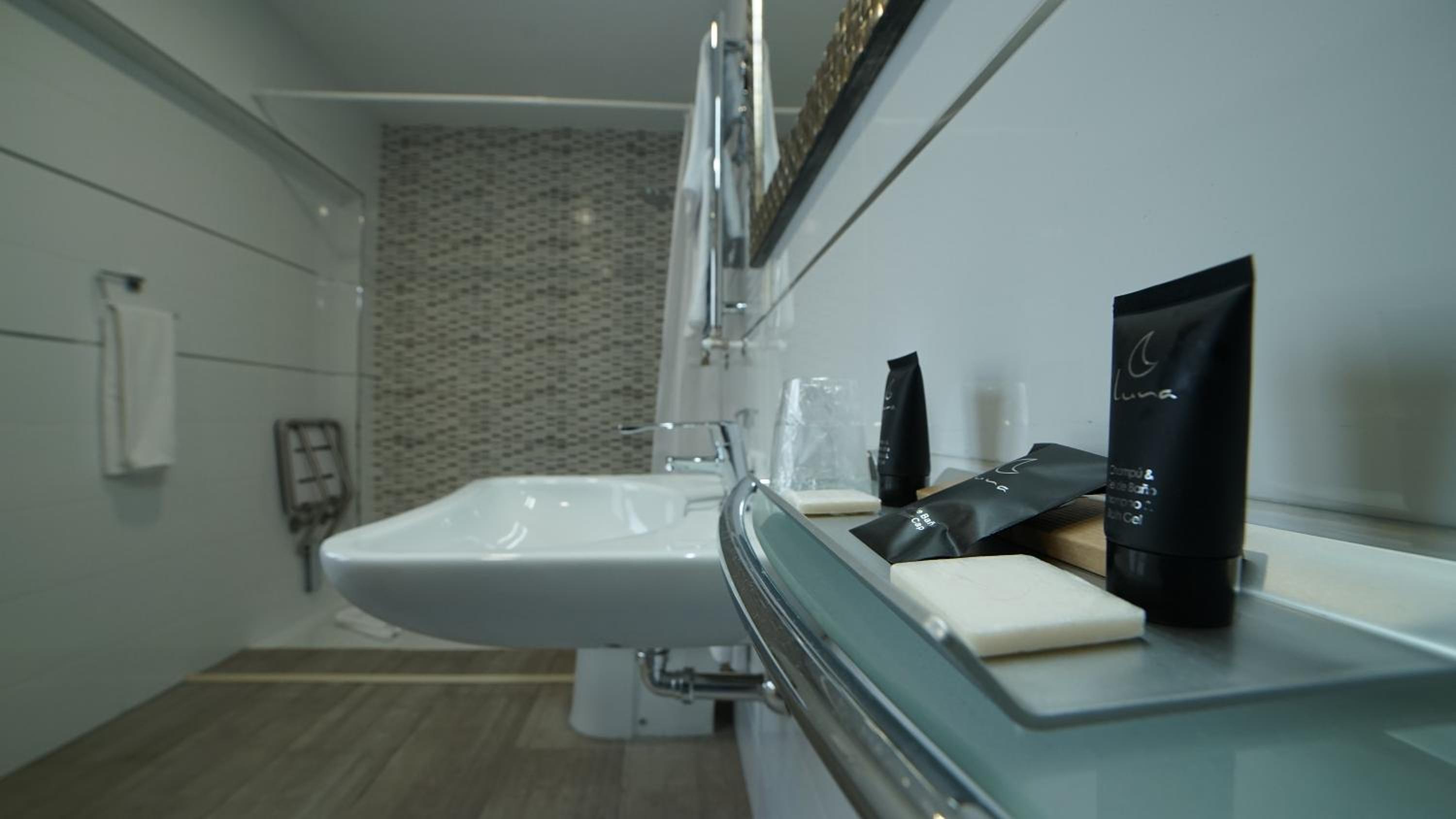 Double Room - Photo 3