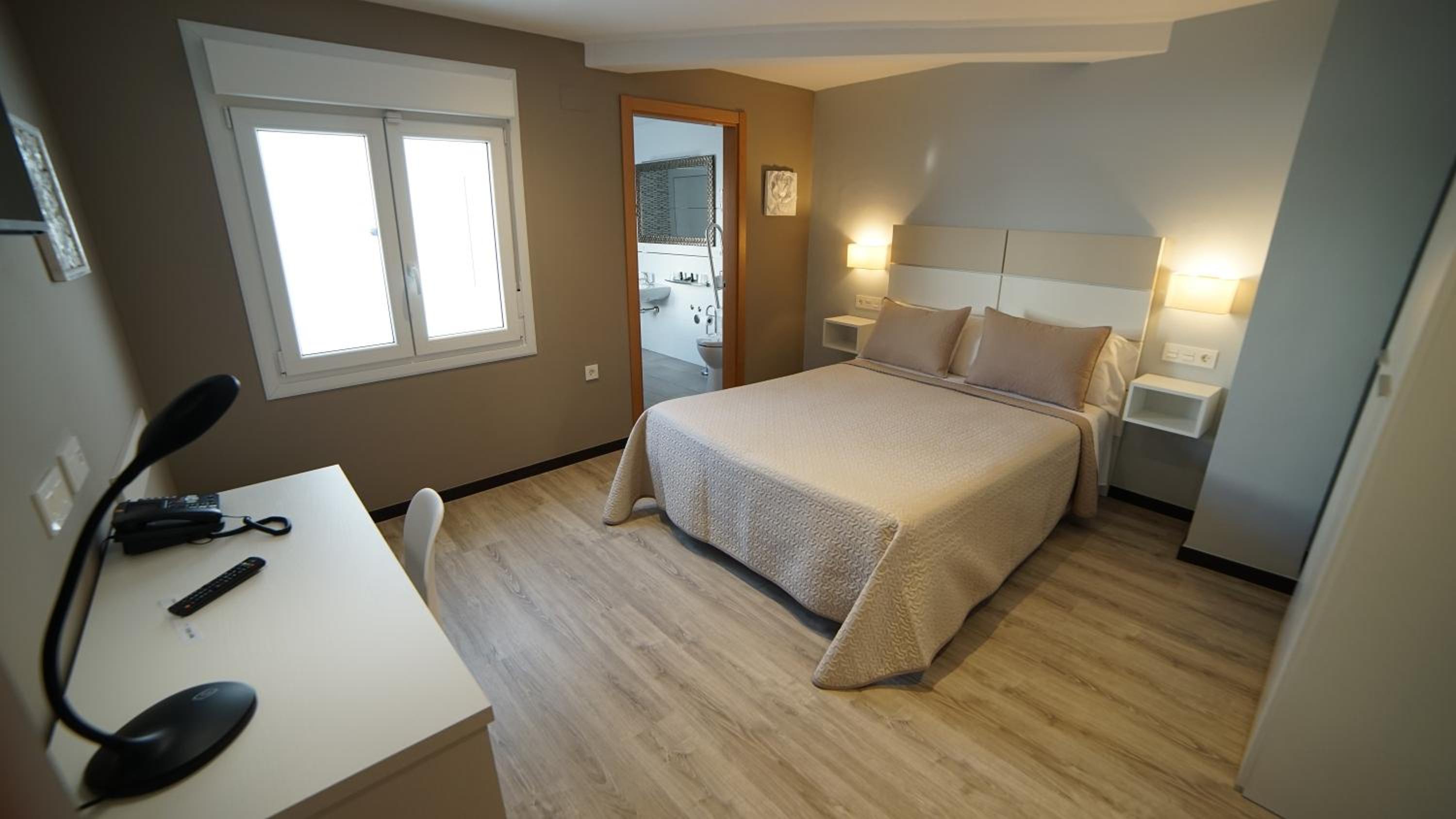 Double Room - Photo 15
