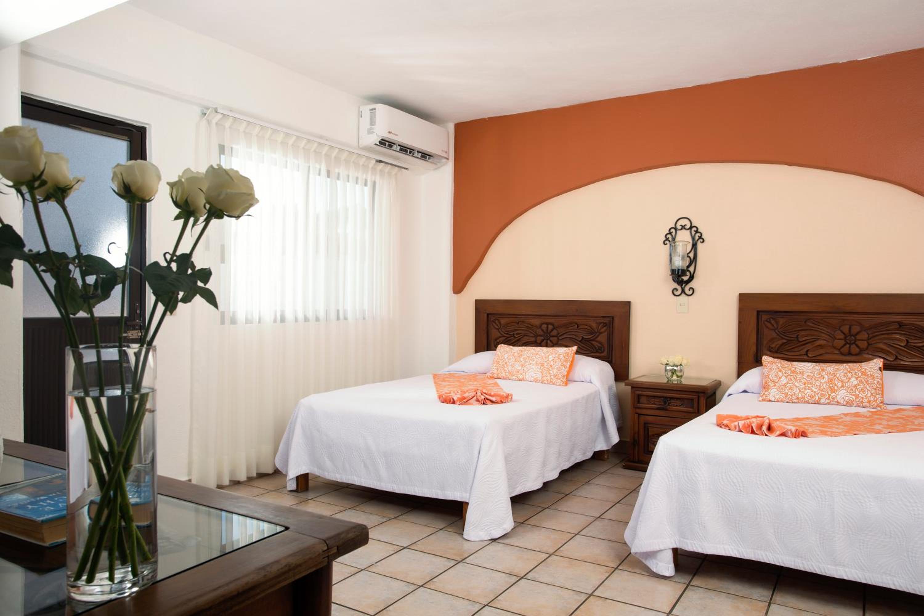 Double Room with Two Double Beds and Ocean View - Photo 17