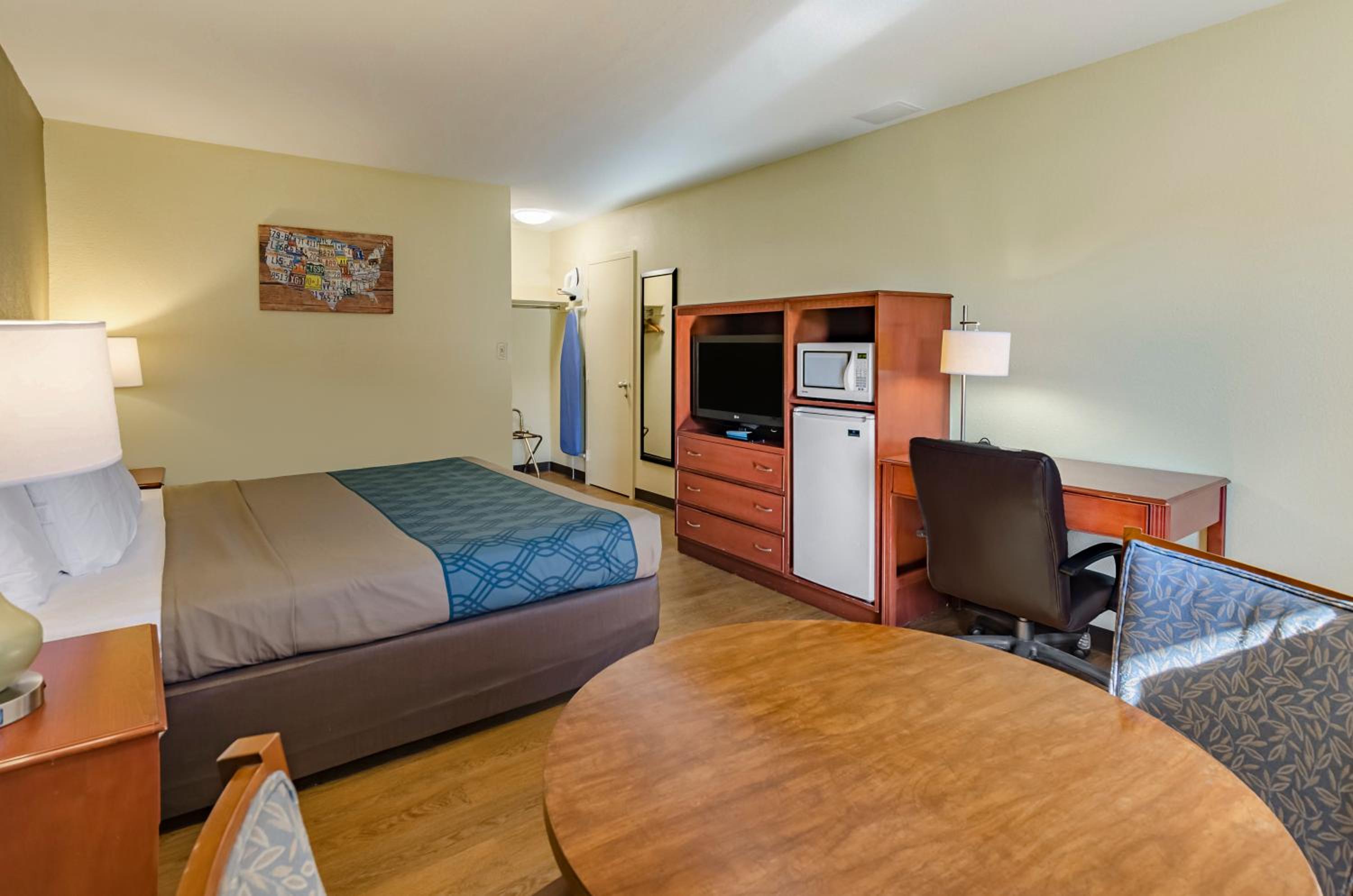 Standard King Room - Non-Smoking  photo 1