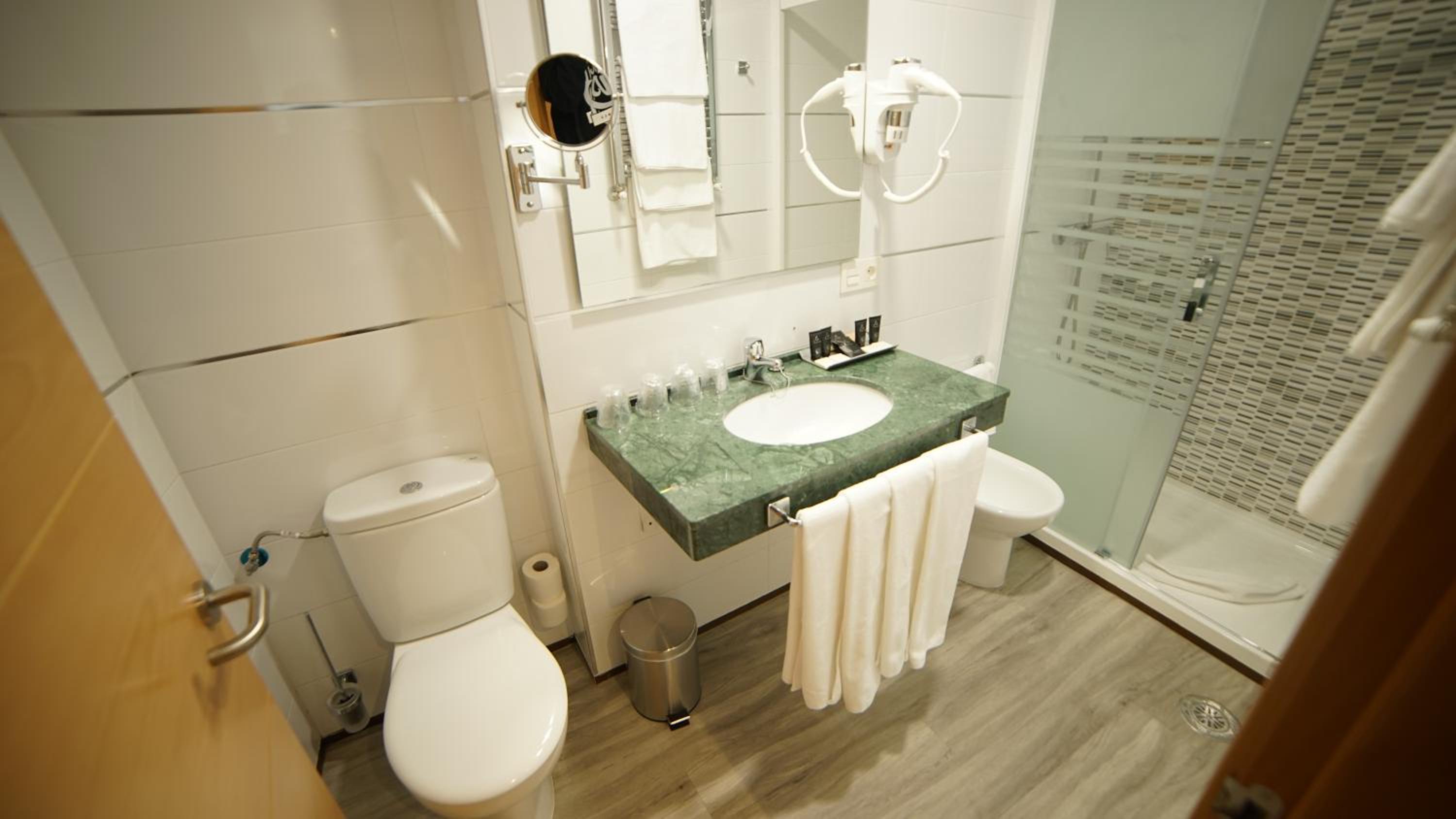 Triple Room with Garden View - Photo 7