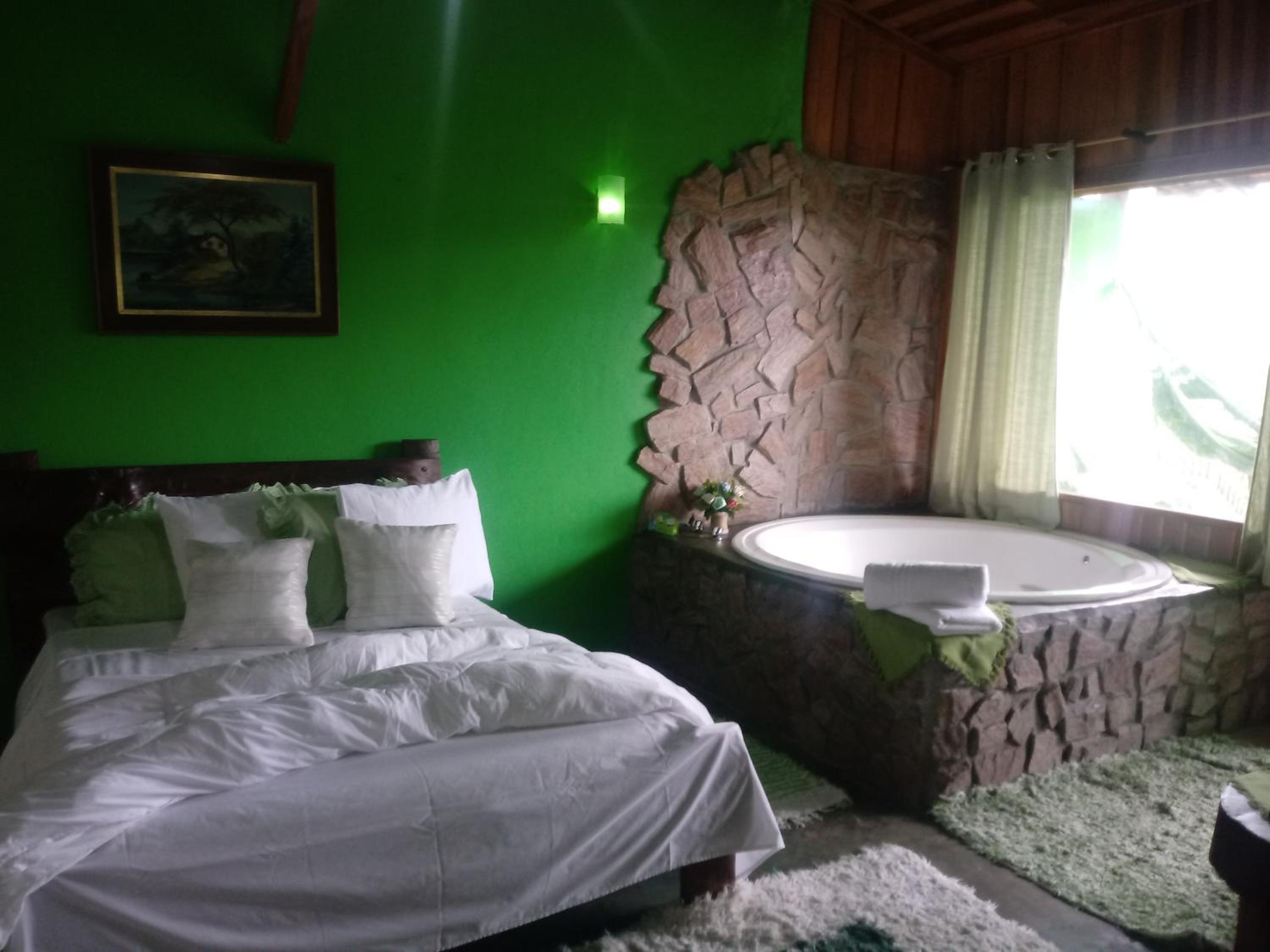 Deluxe Double Room with Bath - Photo 7