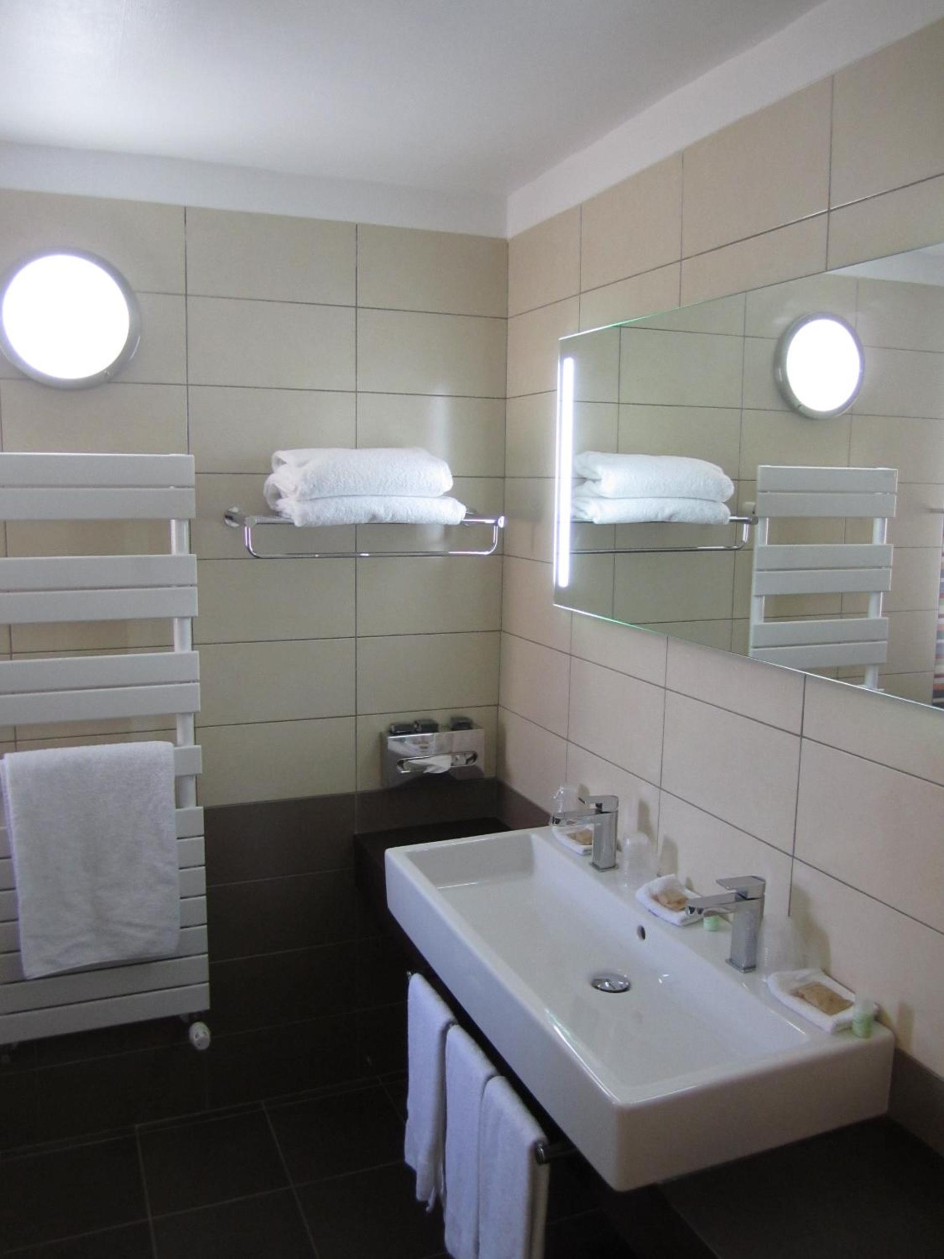 Triple Room (3 Adults) photo 3